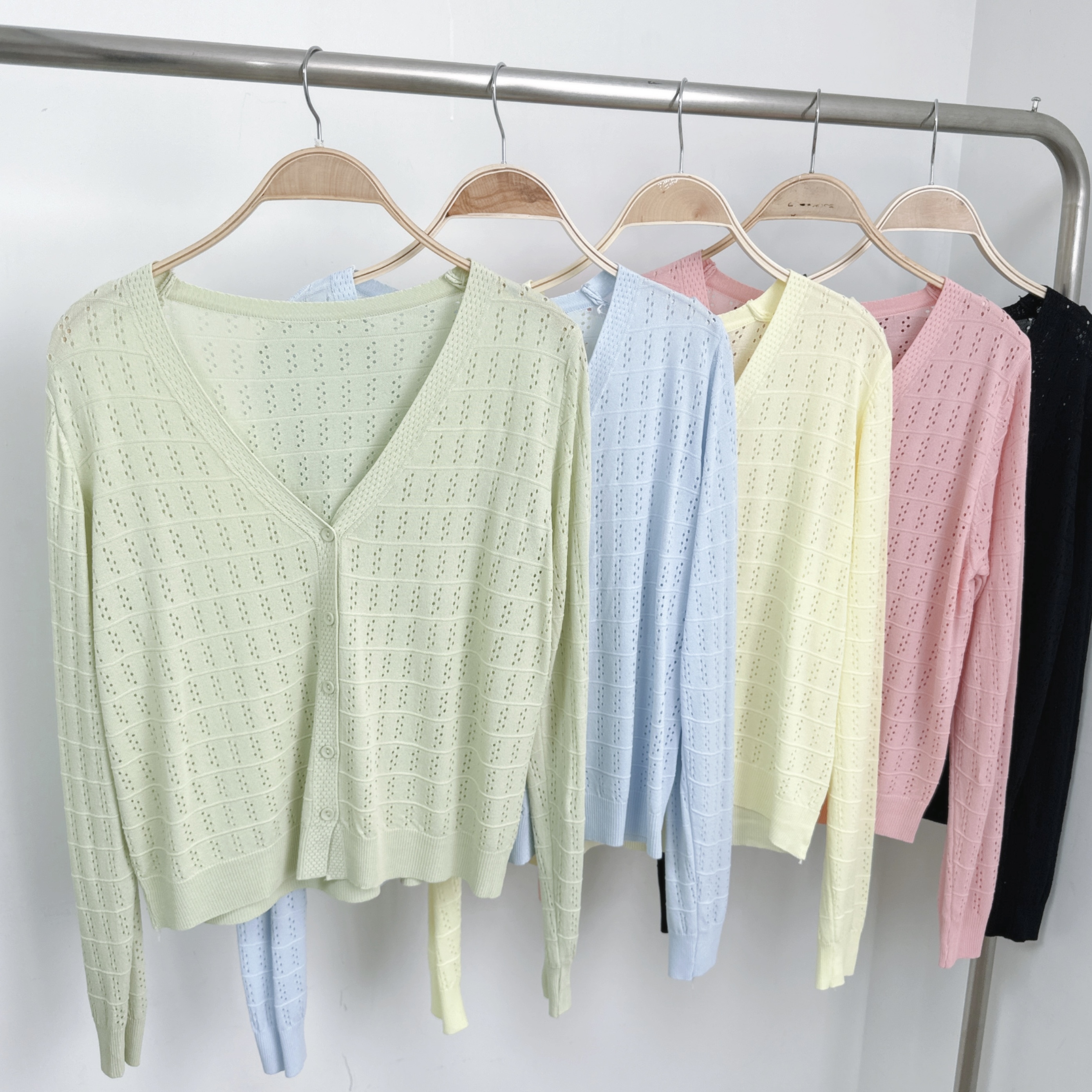 【預訂】通花間紋彈性冰絲針織開鈕外套 (G100-G106)