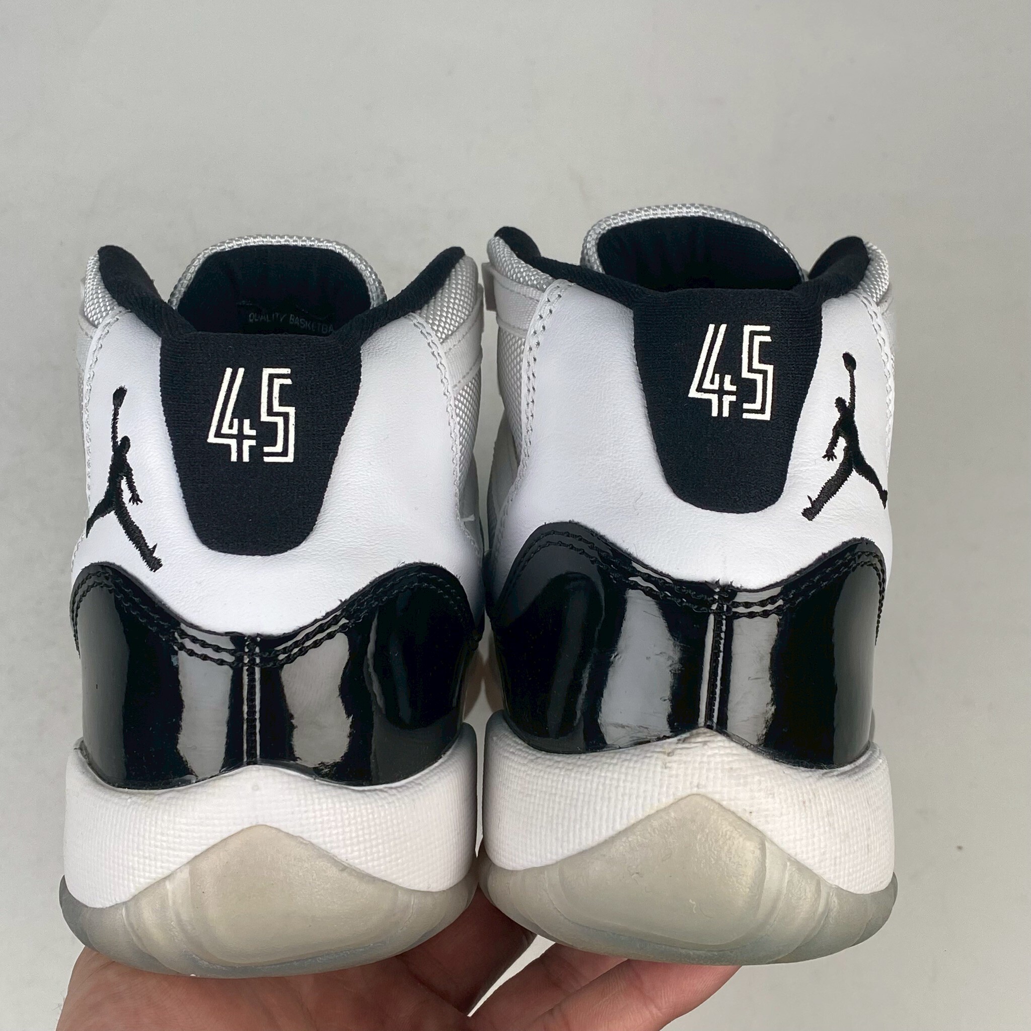 左右腳大底發黃 378038-100/4.5Y Air Jordan 11 「 Concord 」GS 女段