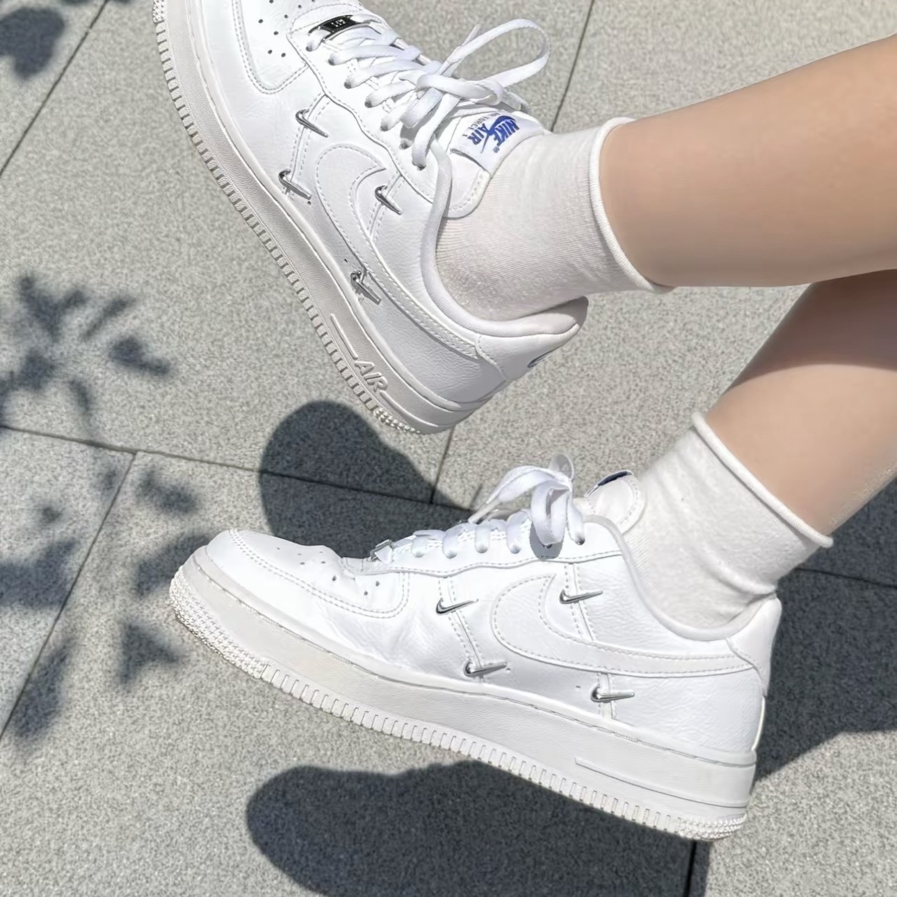 NIKE AIR FORCE 1 LX 銀勾 四銀勾 空軍一號 泫雅款 女款 CT1990-100