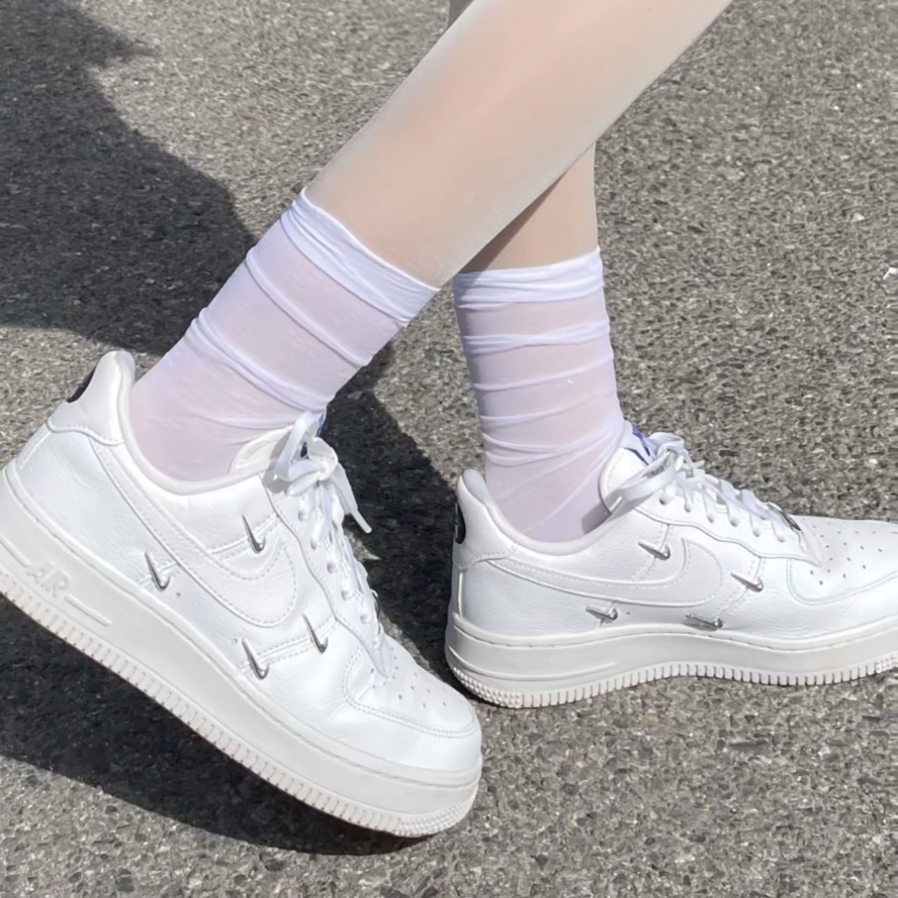 NIKE AIR FORCE 1 LX 銀勾 四銀勾 空軍一號 泫雅款 女款 CT1990-100
