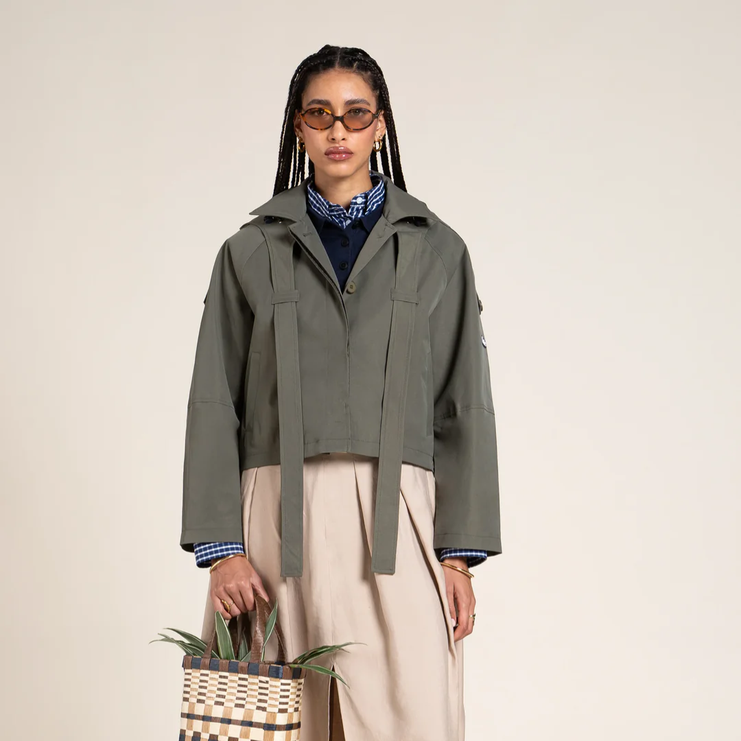 1FL0401-044 [FLOTTE] Tuileries - Trenchcoat Short Kaki #25032 (EU)