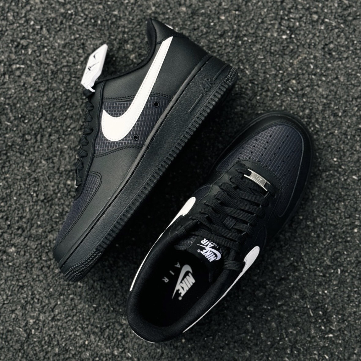 NIKE AIR FORCE 1 全黑 白勾 紋理感 空軍一號 男鞋 IR0952-001