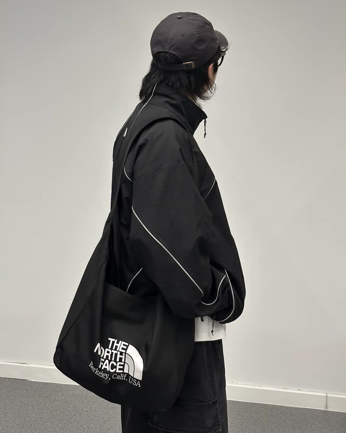 The North Face 大標 肩背包 斜背包 20L