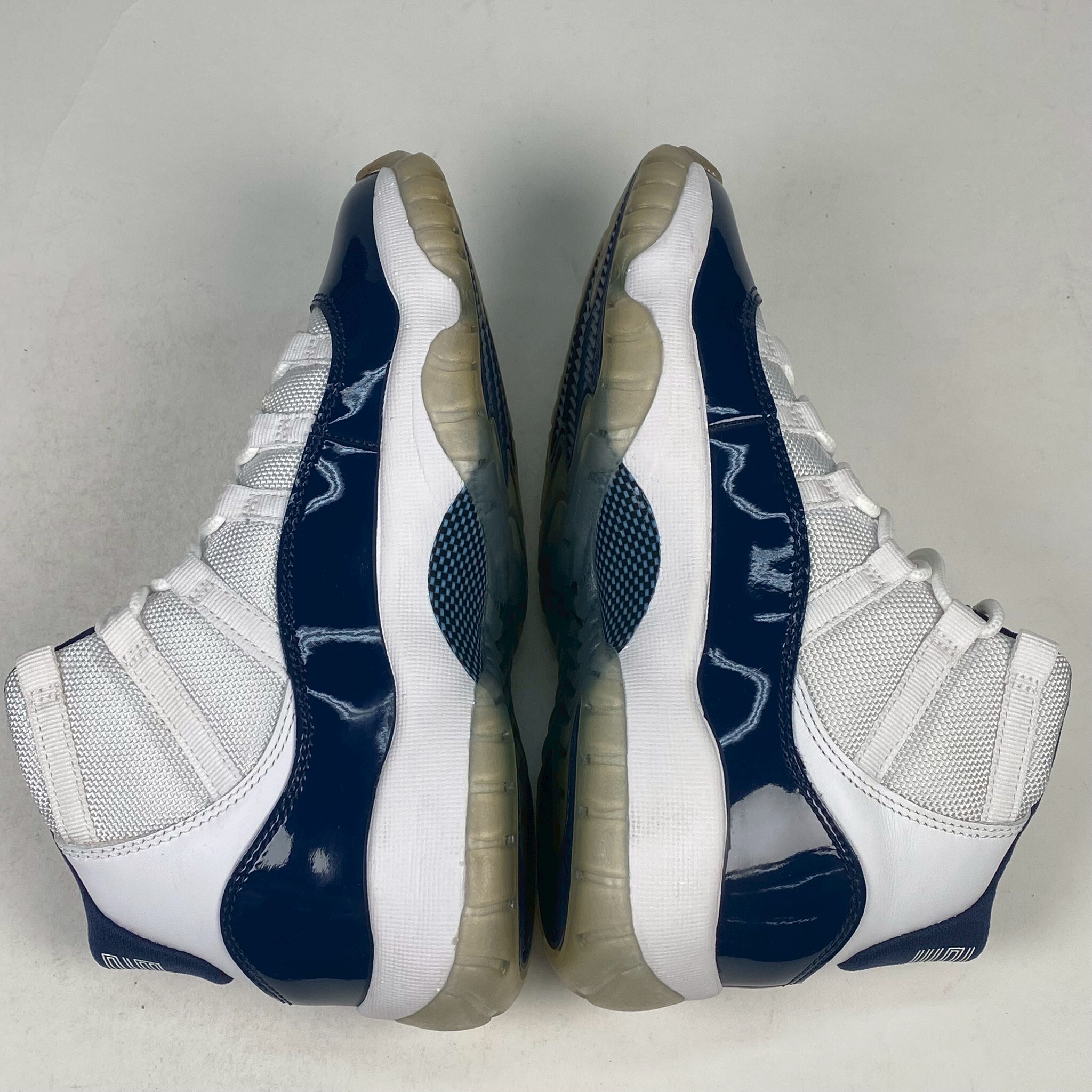 左右腳大底泛黃色差 378038-123/4Y AIR JORDAN 11 “WIN LIKE ’82” GS  女款