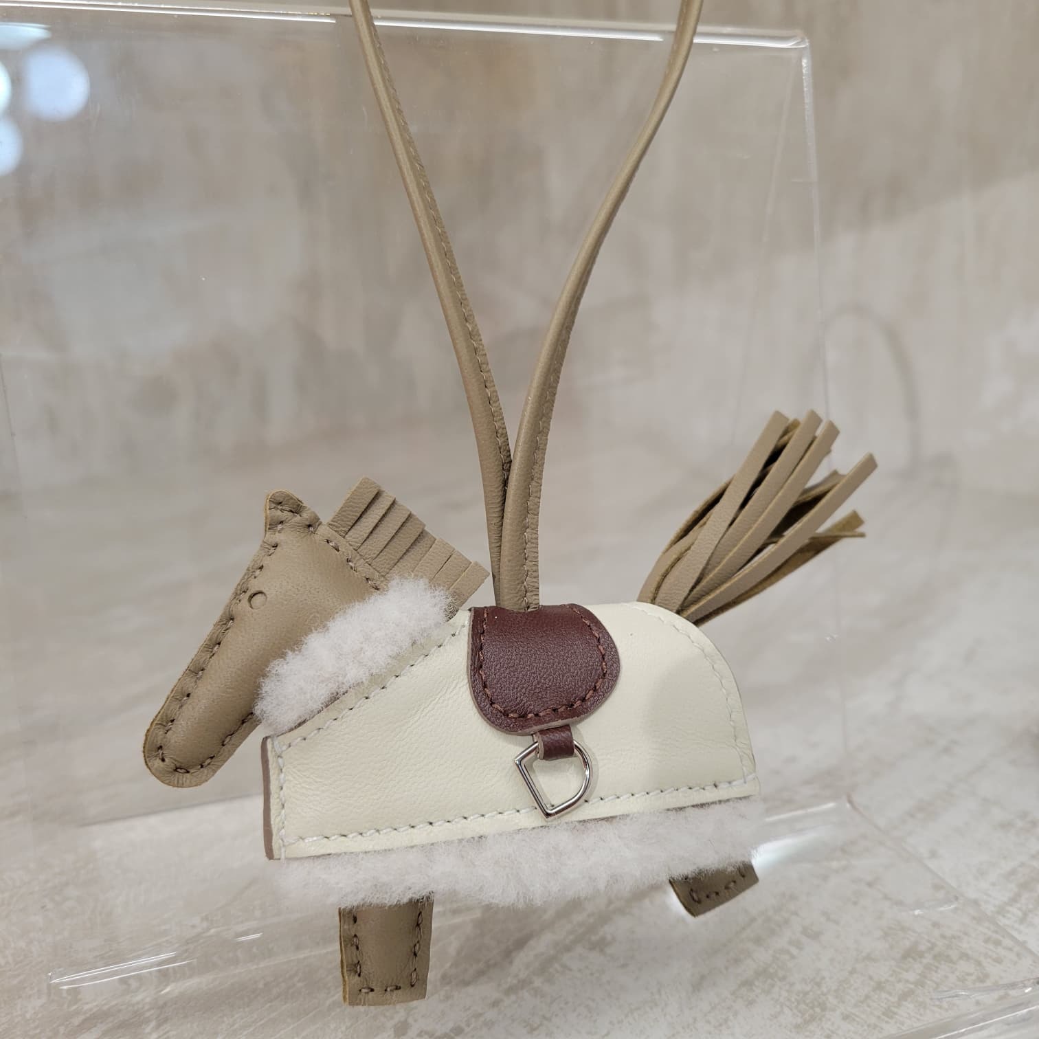 HERMES Rodeo Robeo Plush PM charm beige marfa / terre / craie / écru