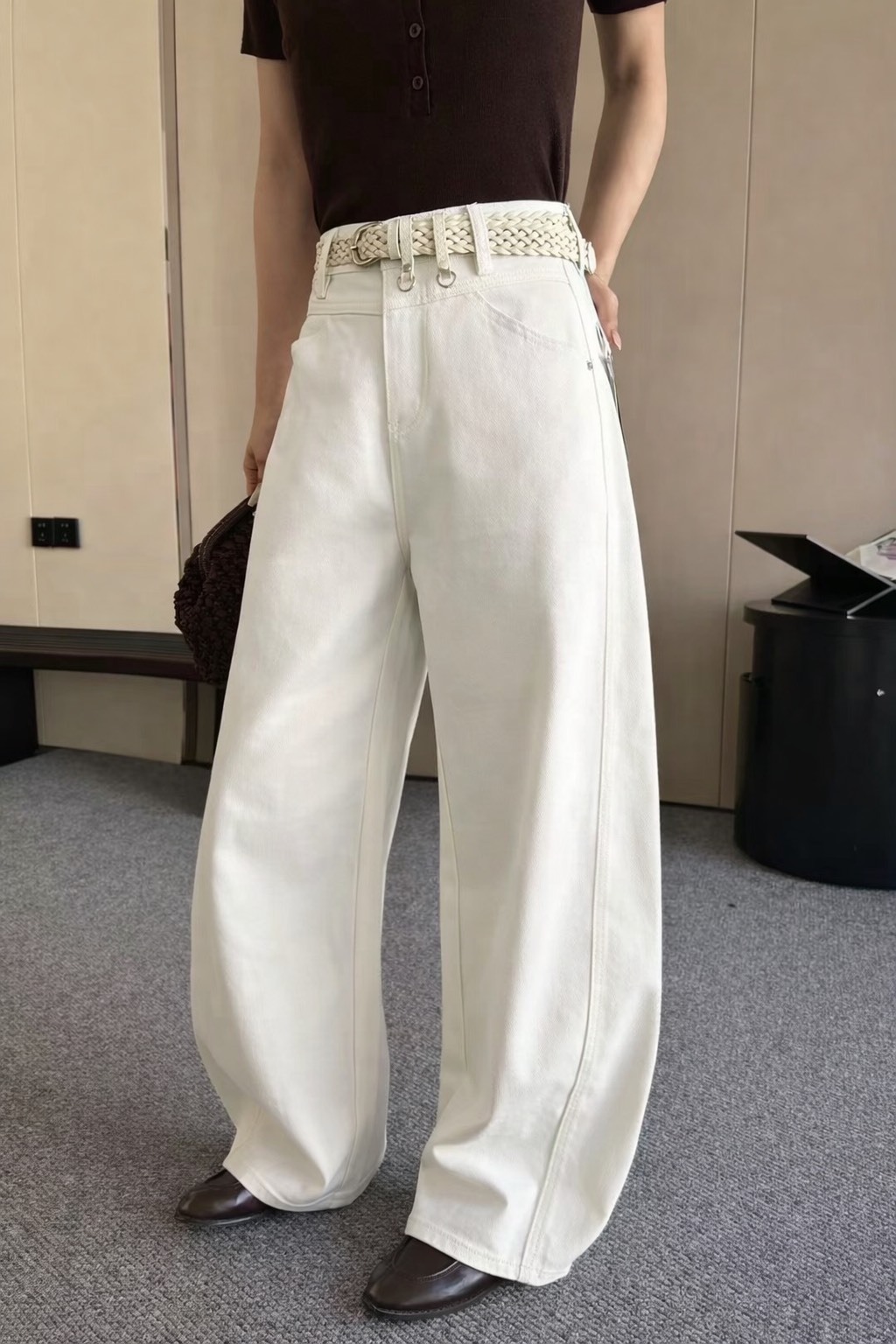 Nellie&Co. 高腰修飾壓摺繭型牛仔褲