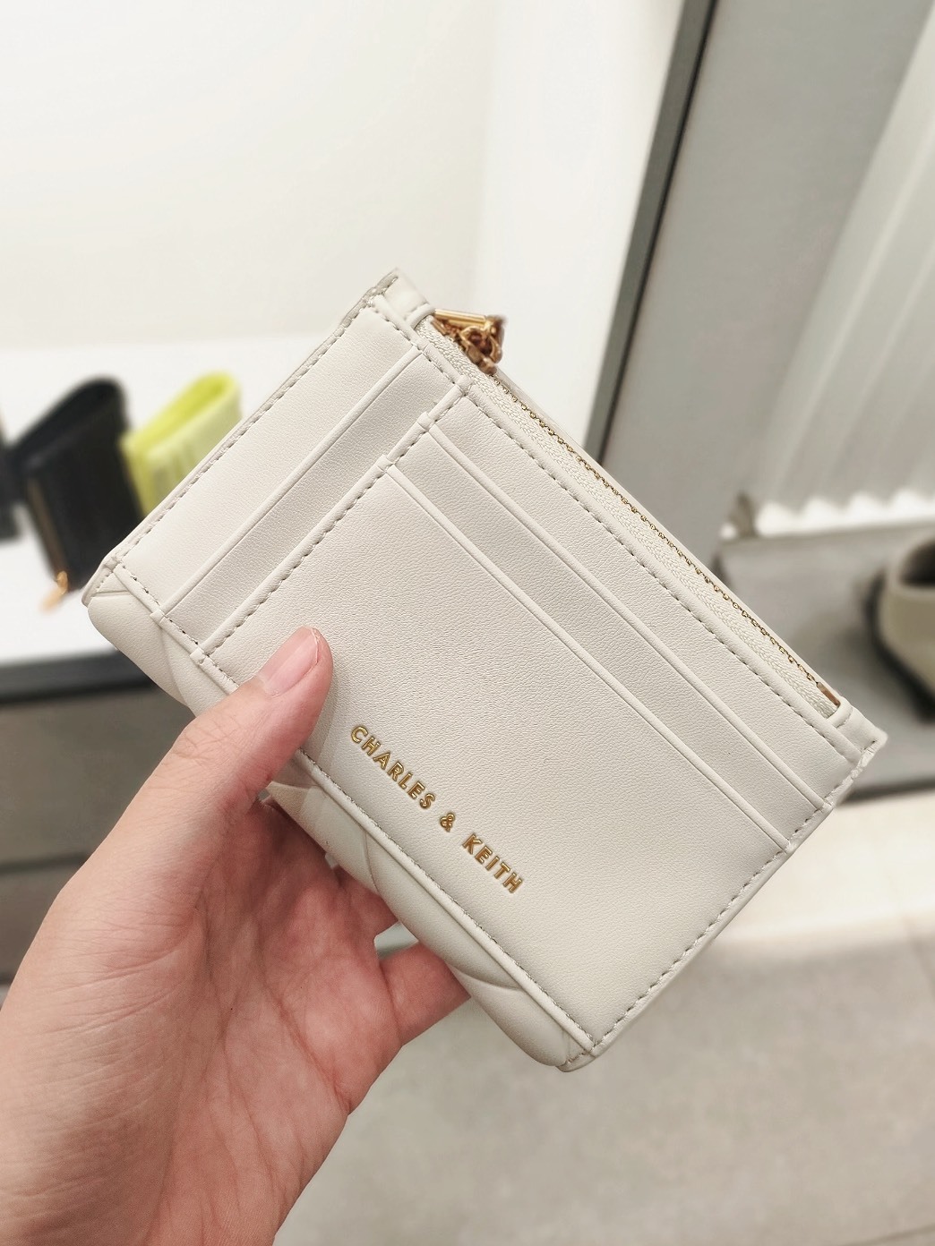 CHARLES & KEITH 小CK 菱格紋 多卡位 雙折短夾 錢包 奶油白色 黑色