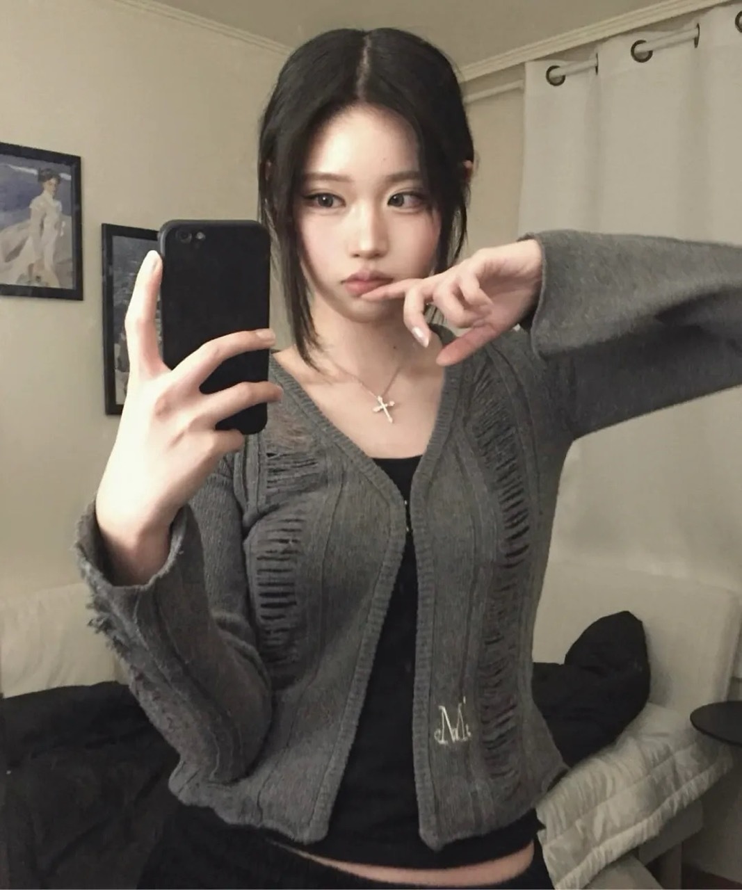 韓國限定🇰🇷 MUCENT NUBI DAMAGE SLIM CARDIGAN 刷破 復古 破洞 開襟衫 罩衫 / 預購