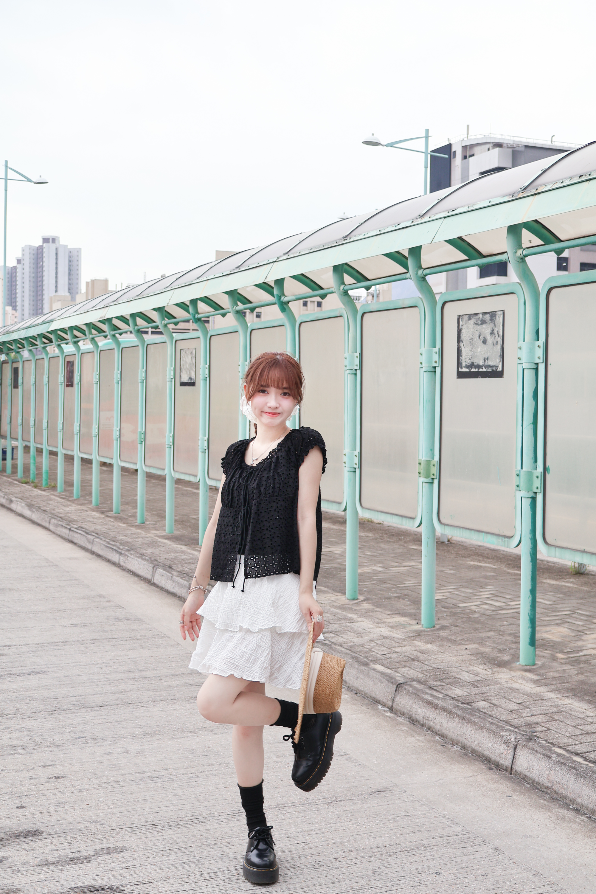 兩種著法！美美通花Blouse · 2色入