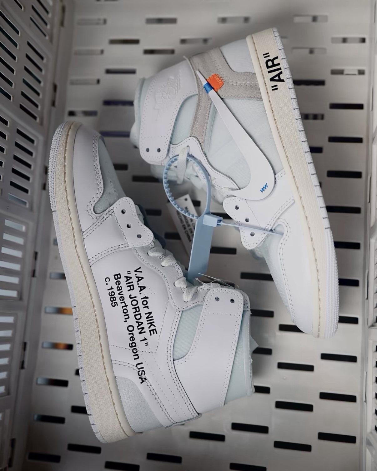 VAA x Air Jordan 1 High OG 冰川白藍聯名高筒復古籃球鞋AA3834-100