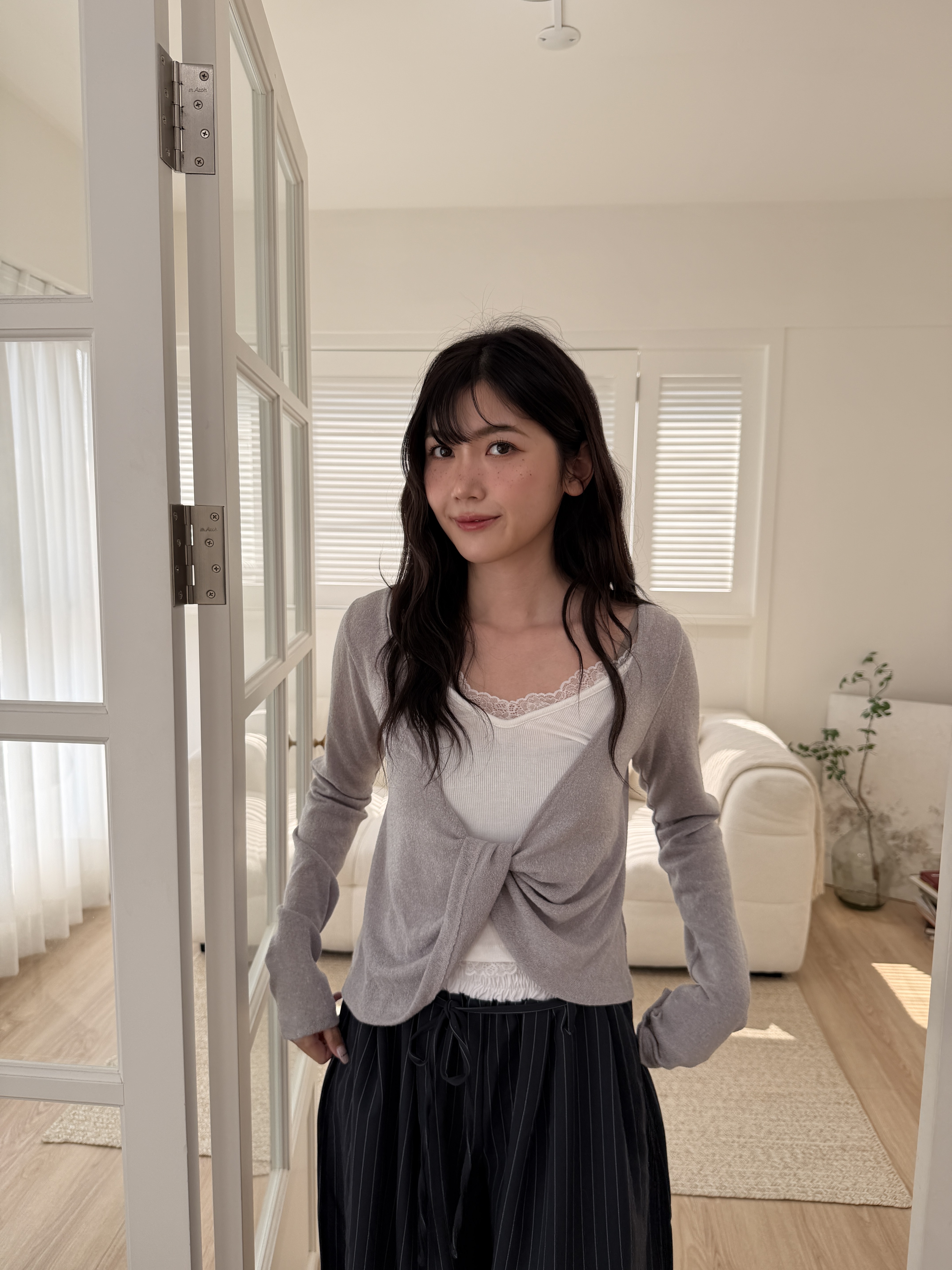 🌷顯瘦扭結造型上衣 (灰色)