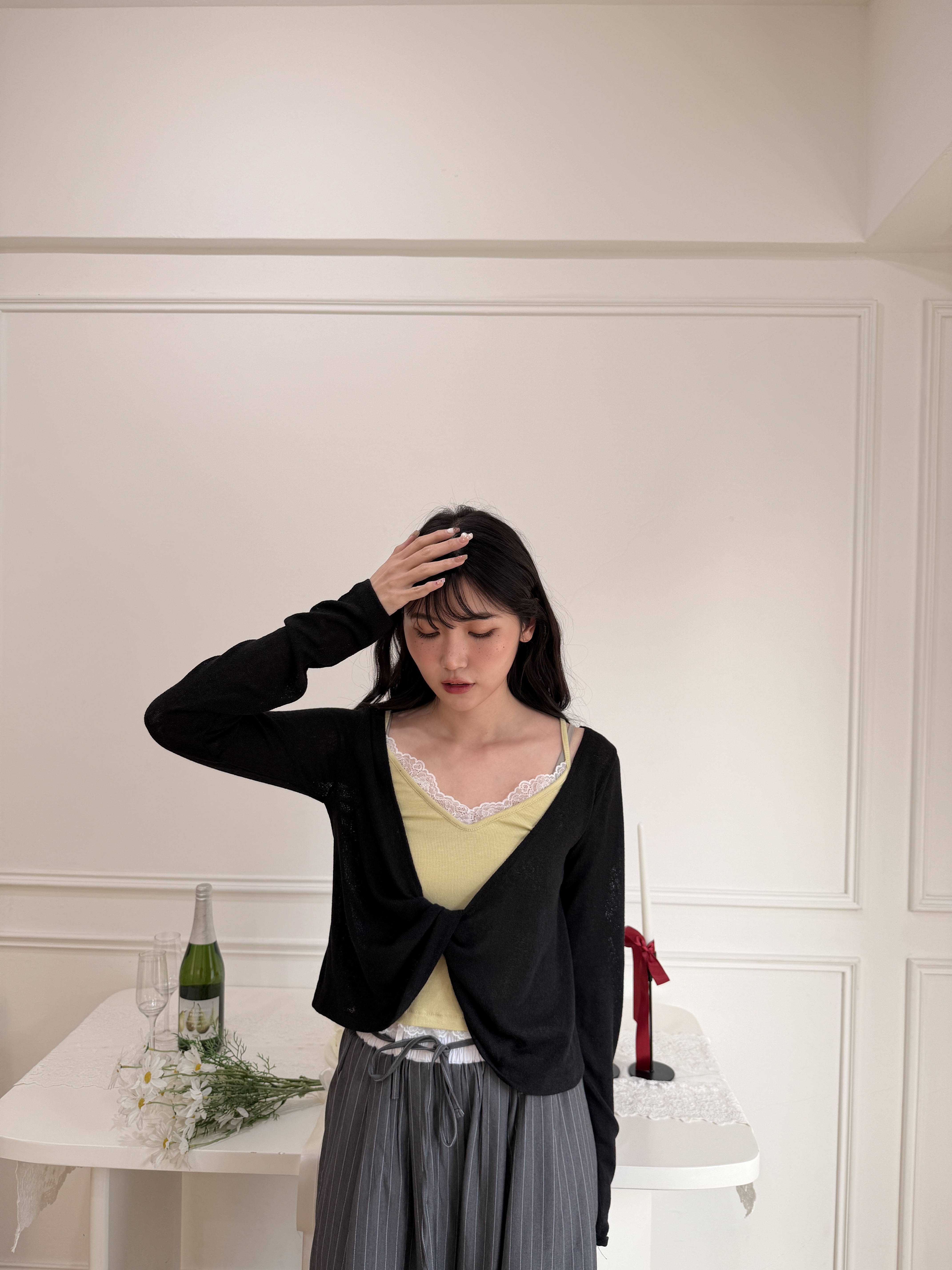 🌷顯瘦扭結造型上衣 (黑色)