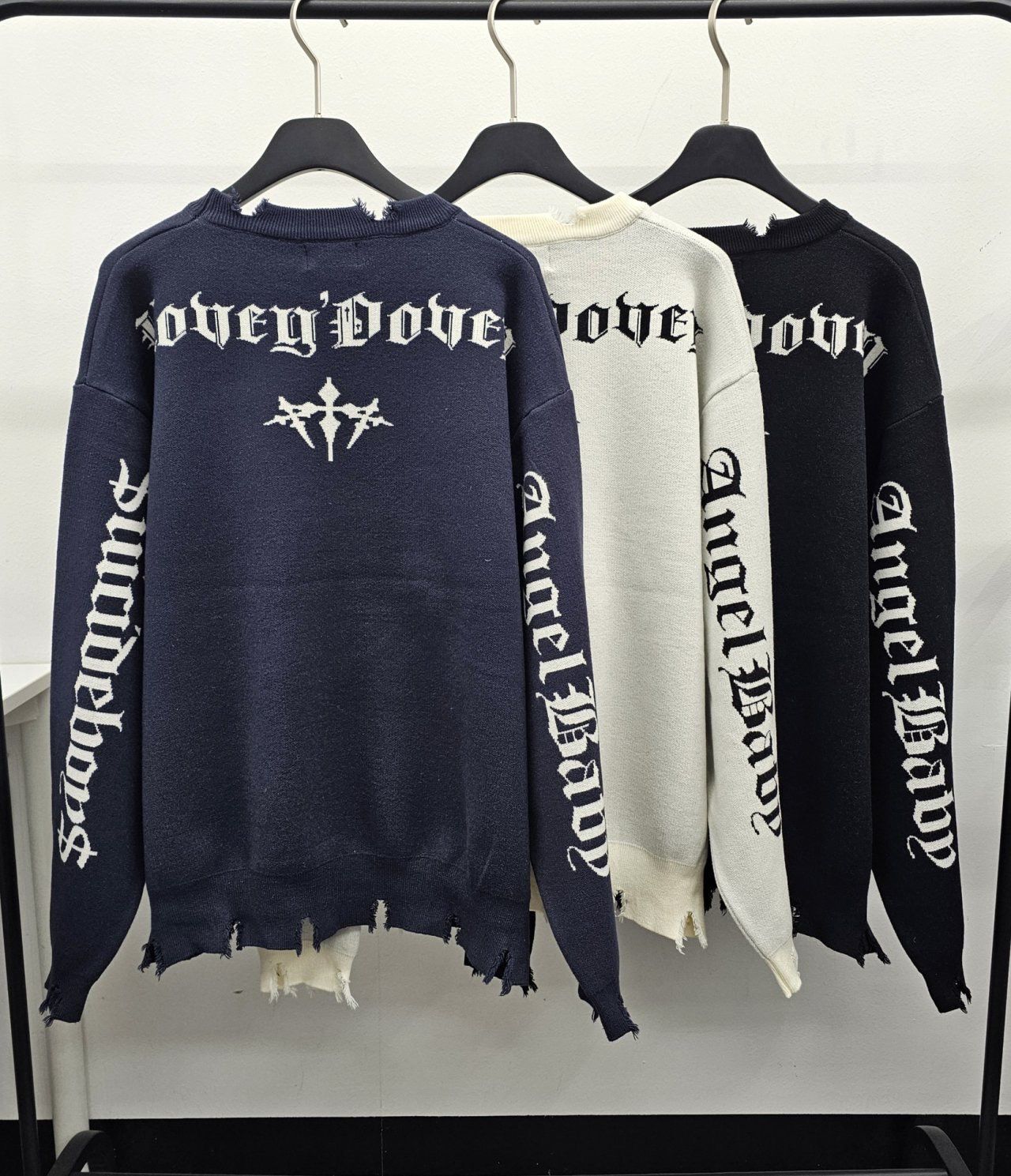 英文字破邊針織衫 HD-072T