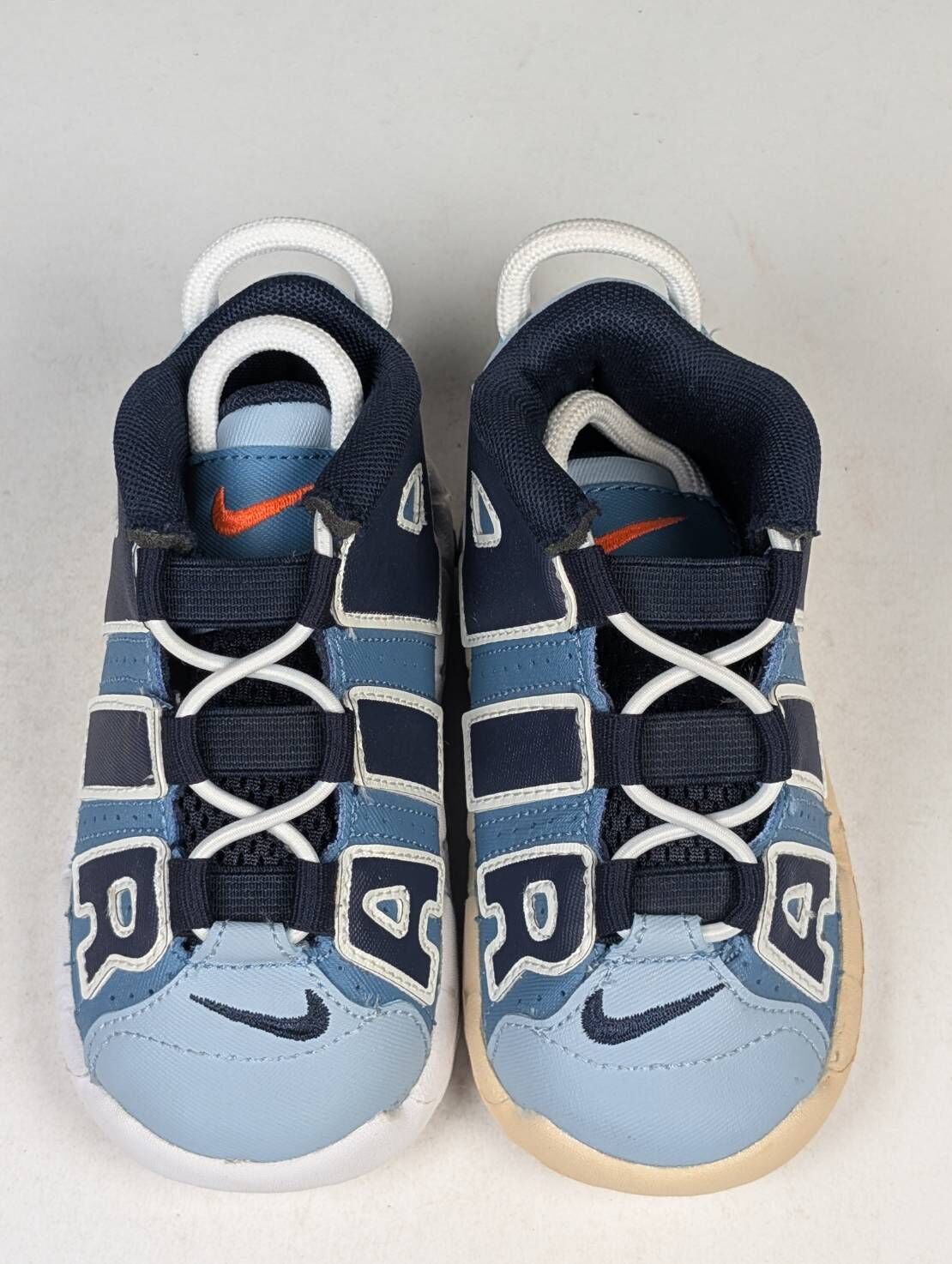 左腳中底鞋底泛黃 CK0825-404/7C Air More Uptempo BT Denim牛仔鞋面 小童鞋