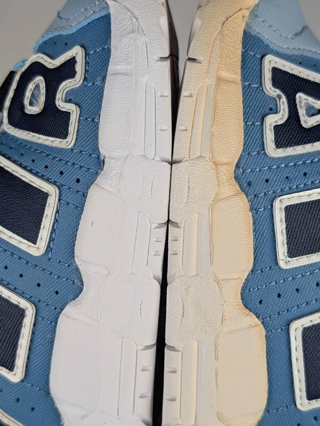 左腳中底鞋底泛黃 CK0825-404/7C Air More Uptempo BT Denim牛仔鞋面 小童鞋