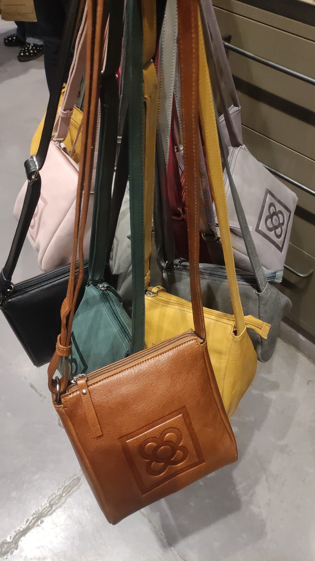 西班牙代購 Barcelona flower cube bag 三角包