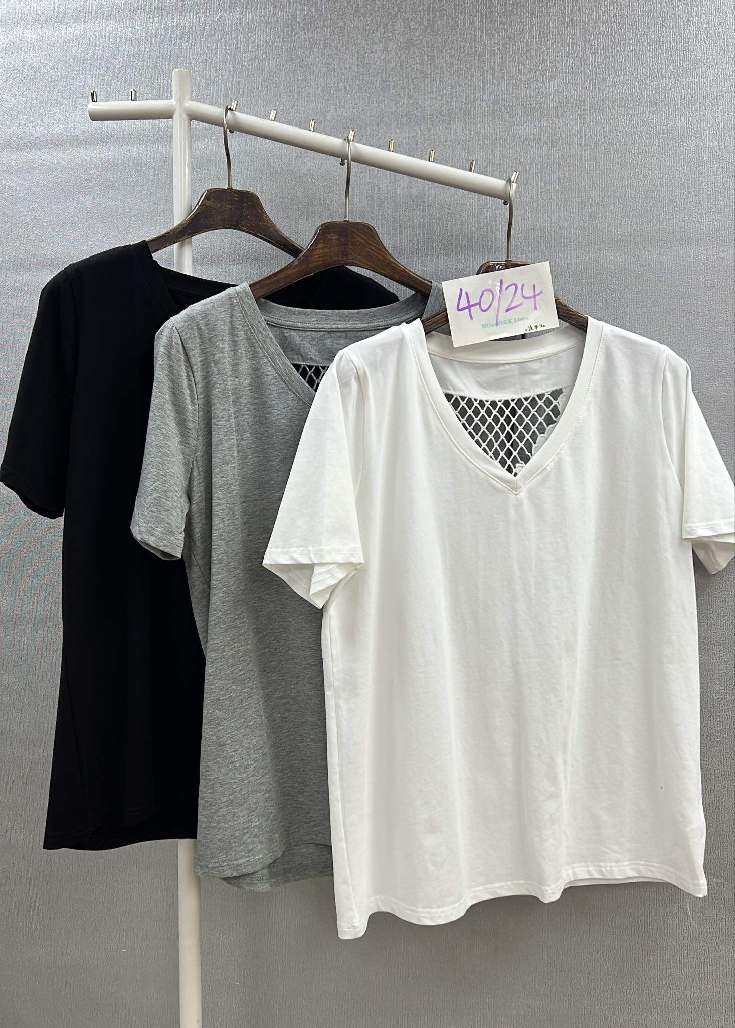 CF8123 V領淨色TEE 胸40 長24