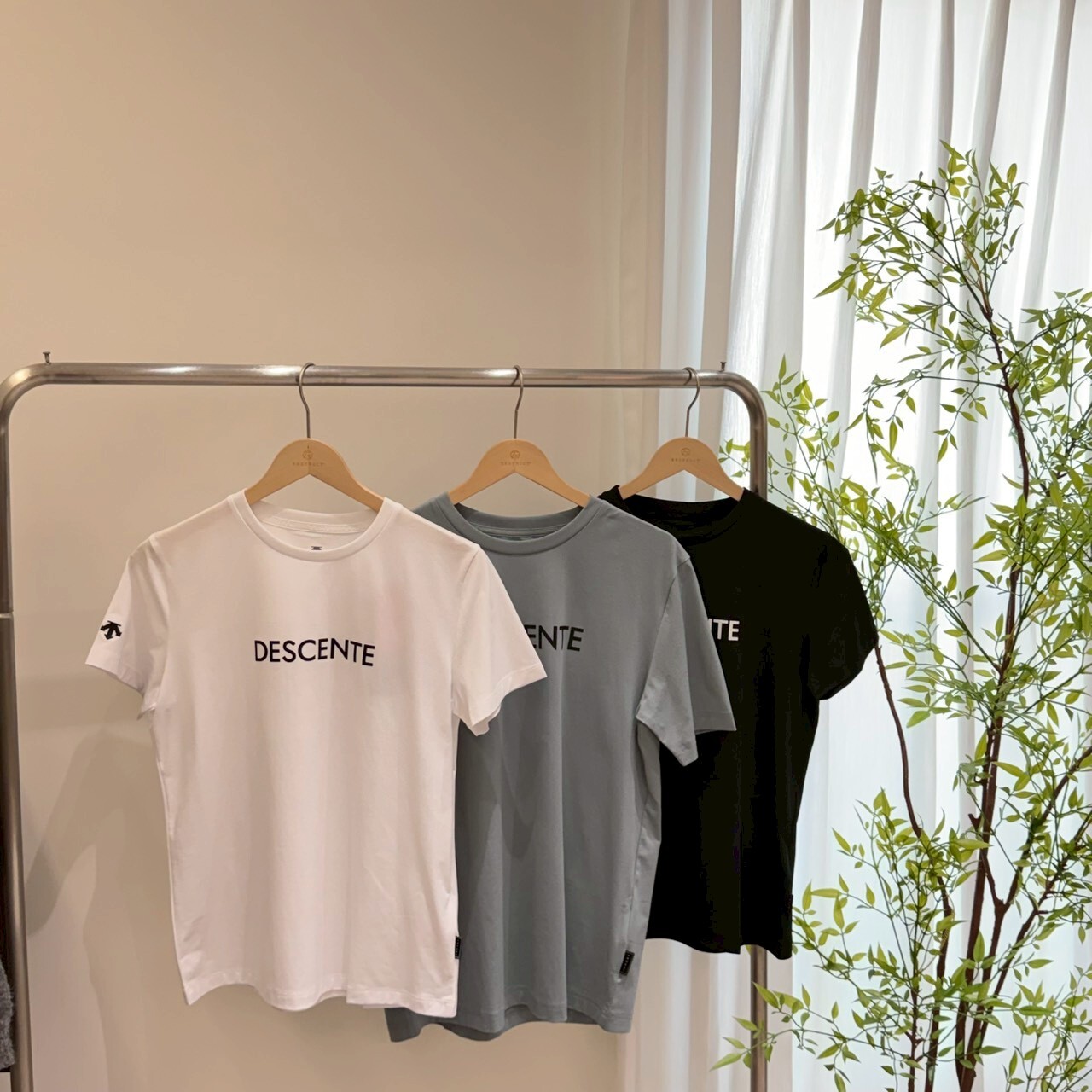 Descente 迪桑特 經典 Logo 短袖 SR123UTS13-M