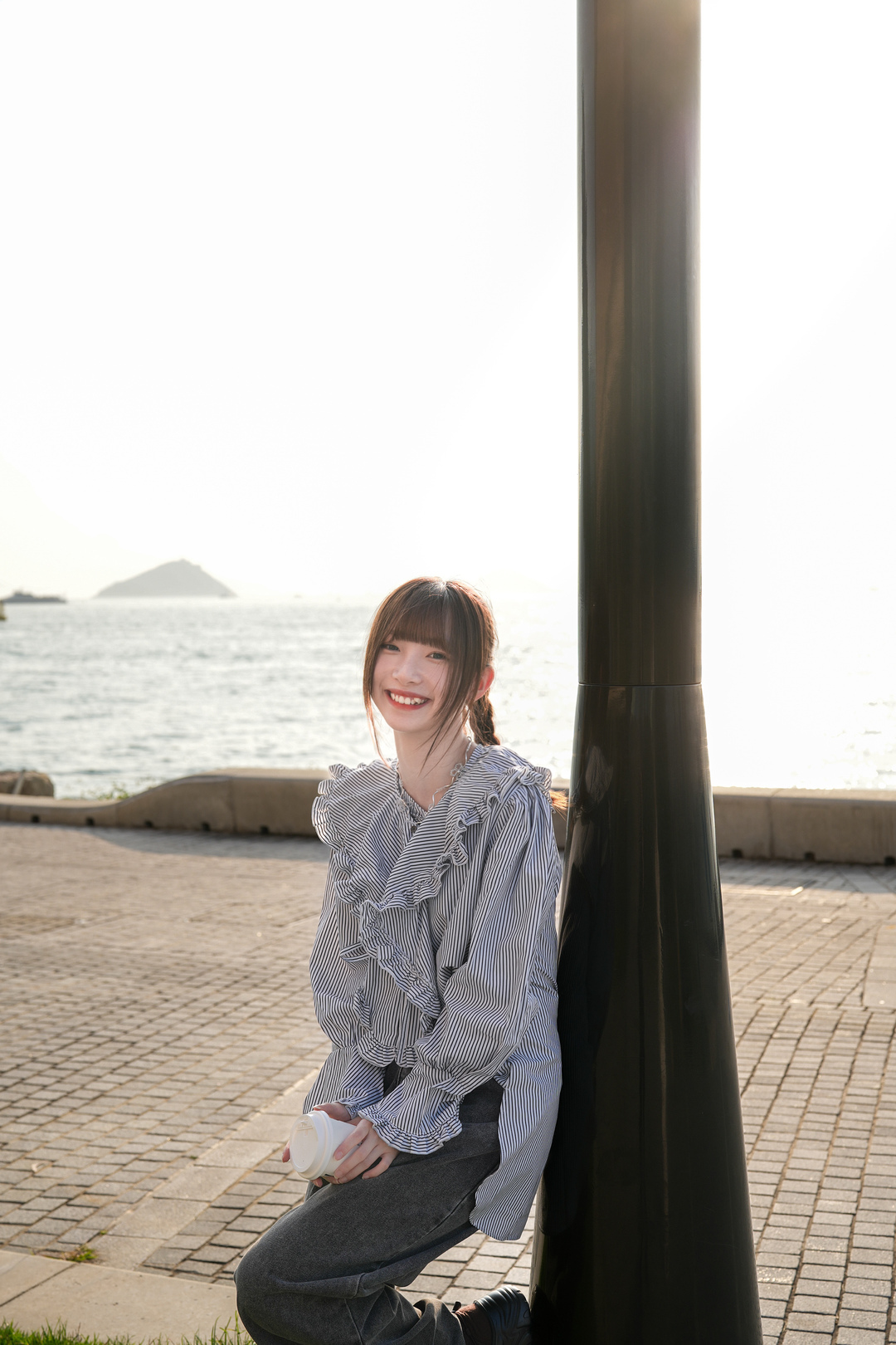 大大荷葉領喇叭袖上衣 · 3色入