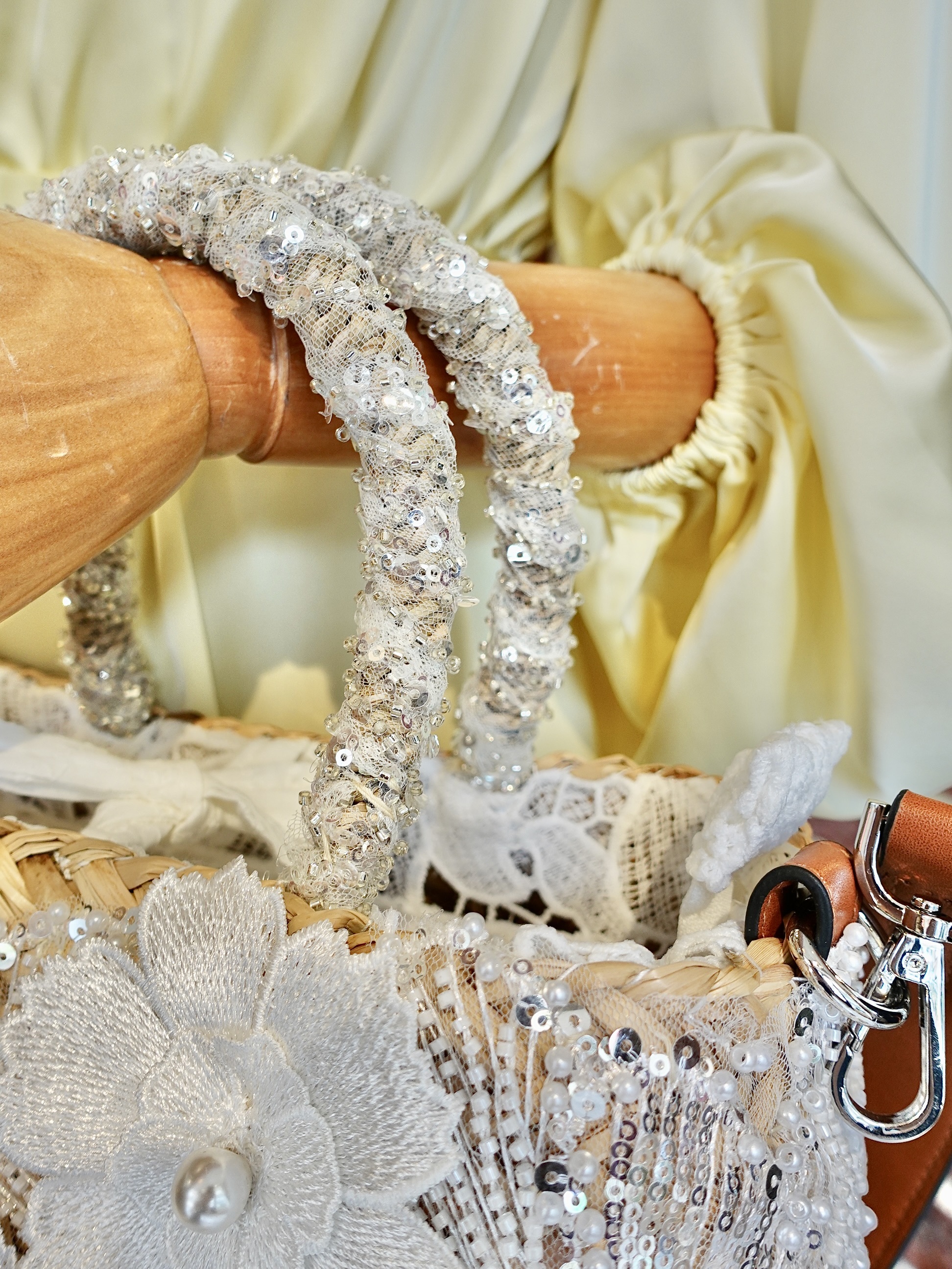 Italy Love義大利手工縫珠兩便花朵竹編包