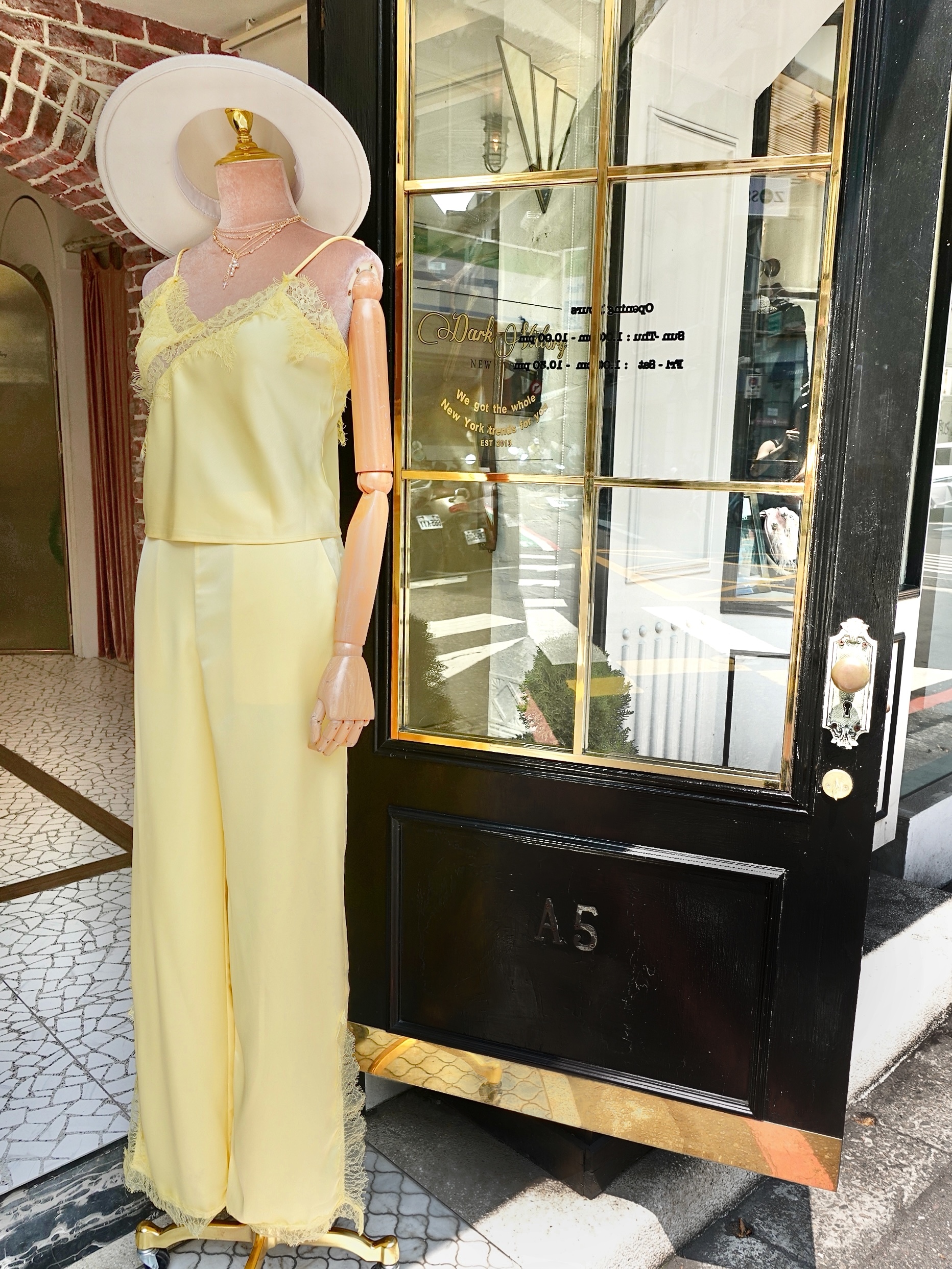 Yellow Satin檸檬黃色緞面蕾絲上衣+長褲套裝