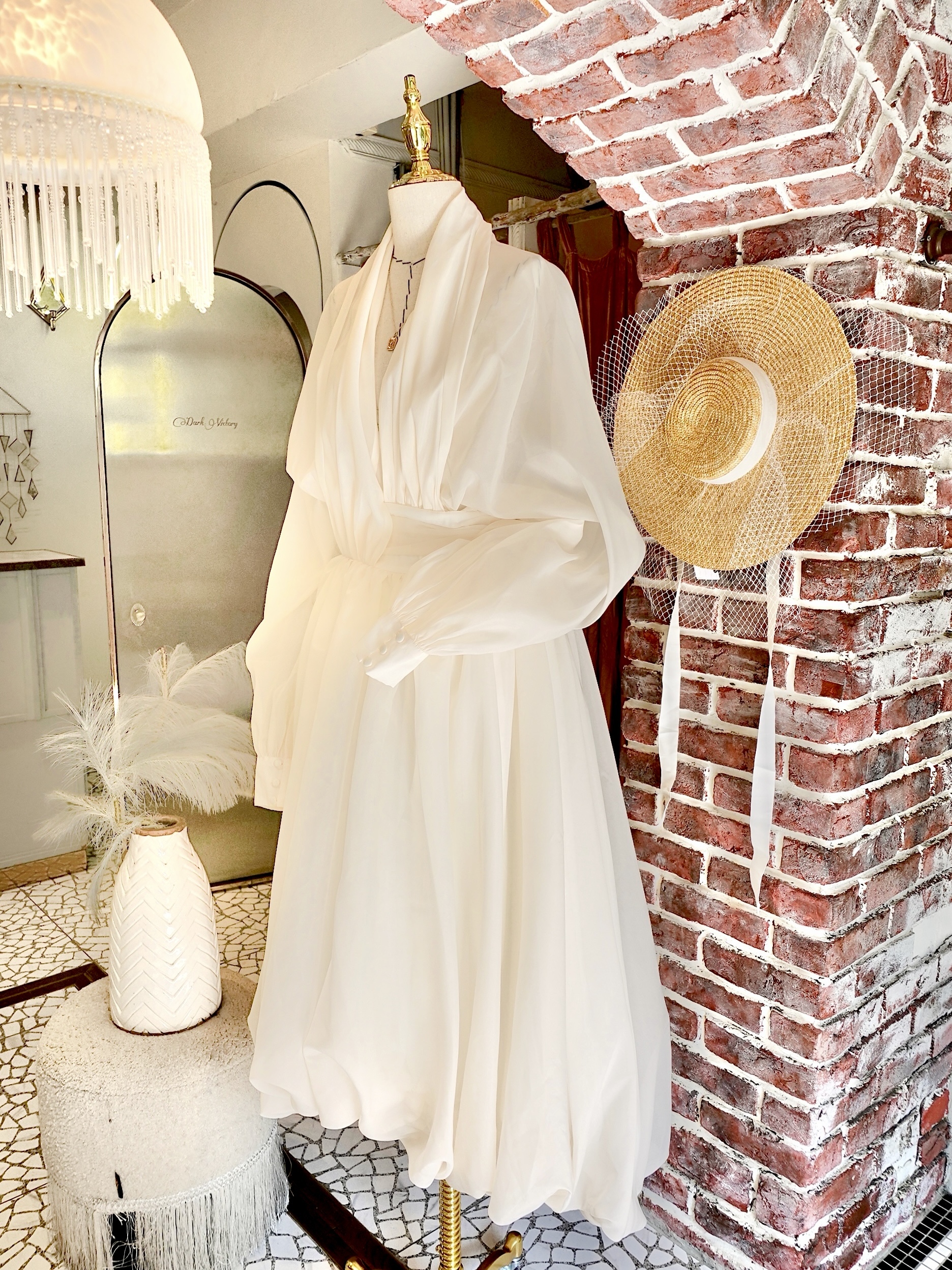 Lux Cream奶油白色透紗抓褶領氣球裙長洋裝