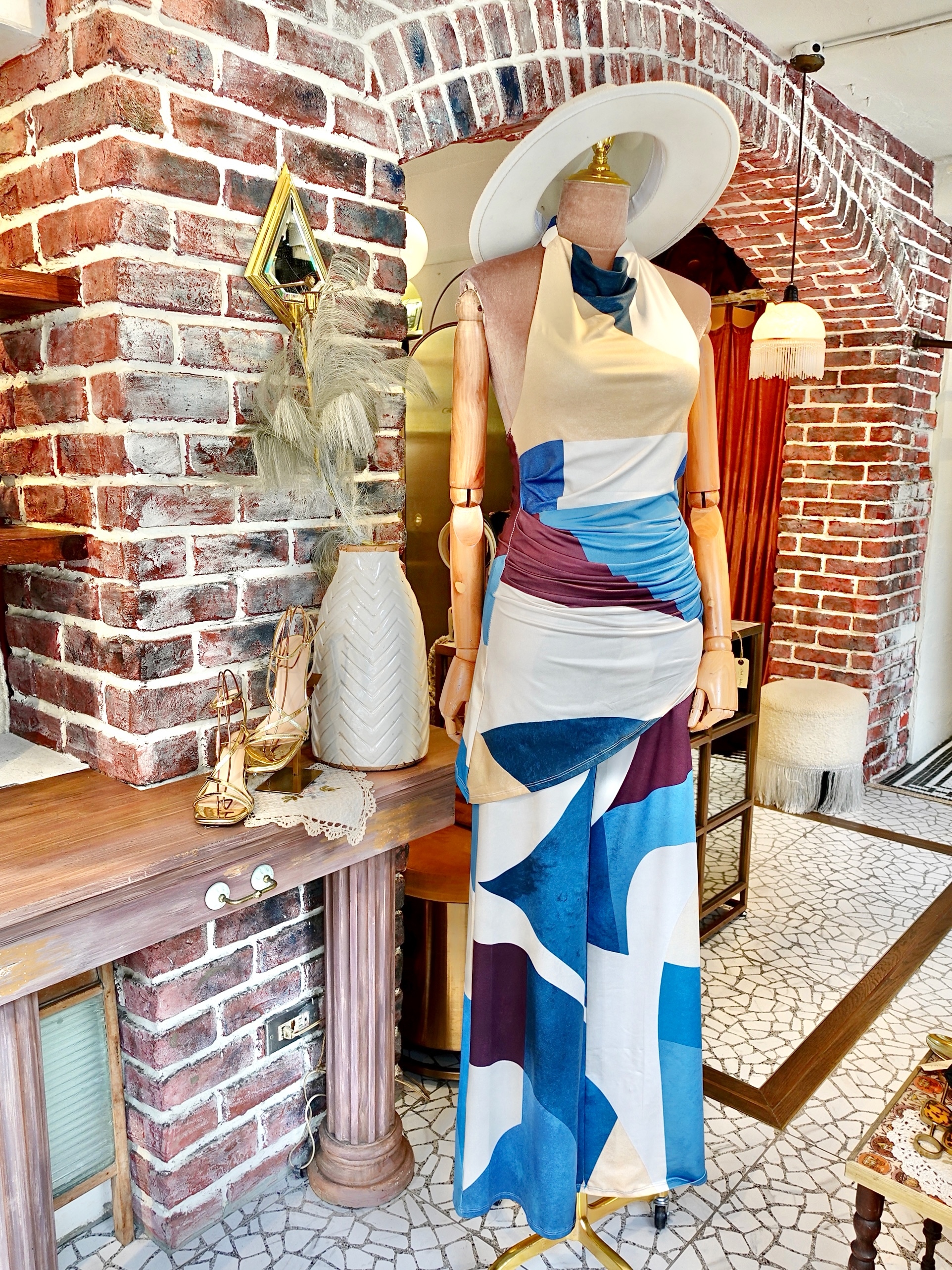 Lux Blue藍白咖色塊露背上衣+長褲套裝