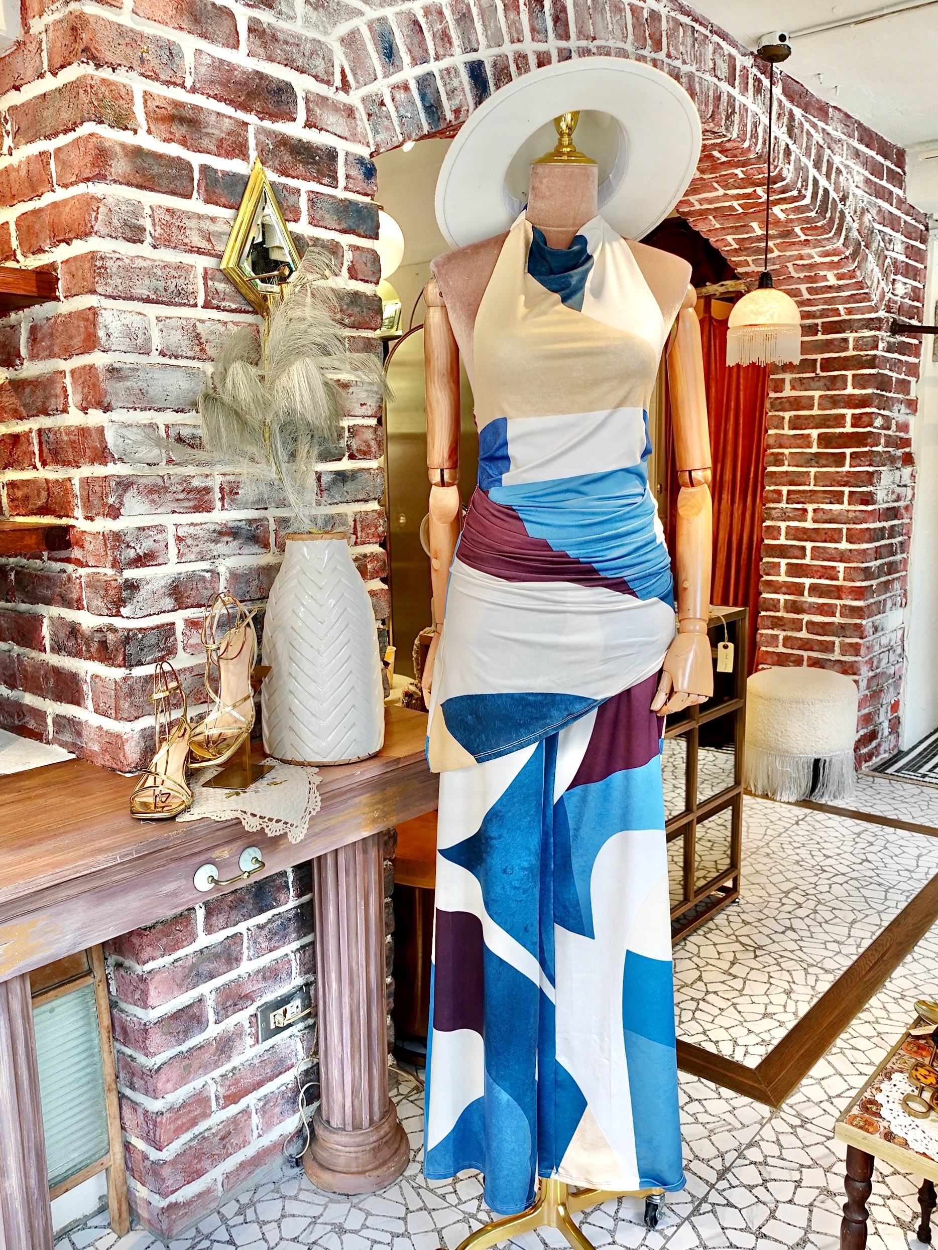 Lux Blue藍白咖色塊露背上衣+長褲套裝