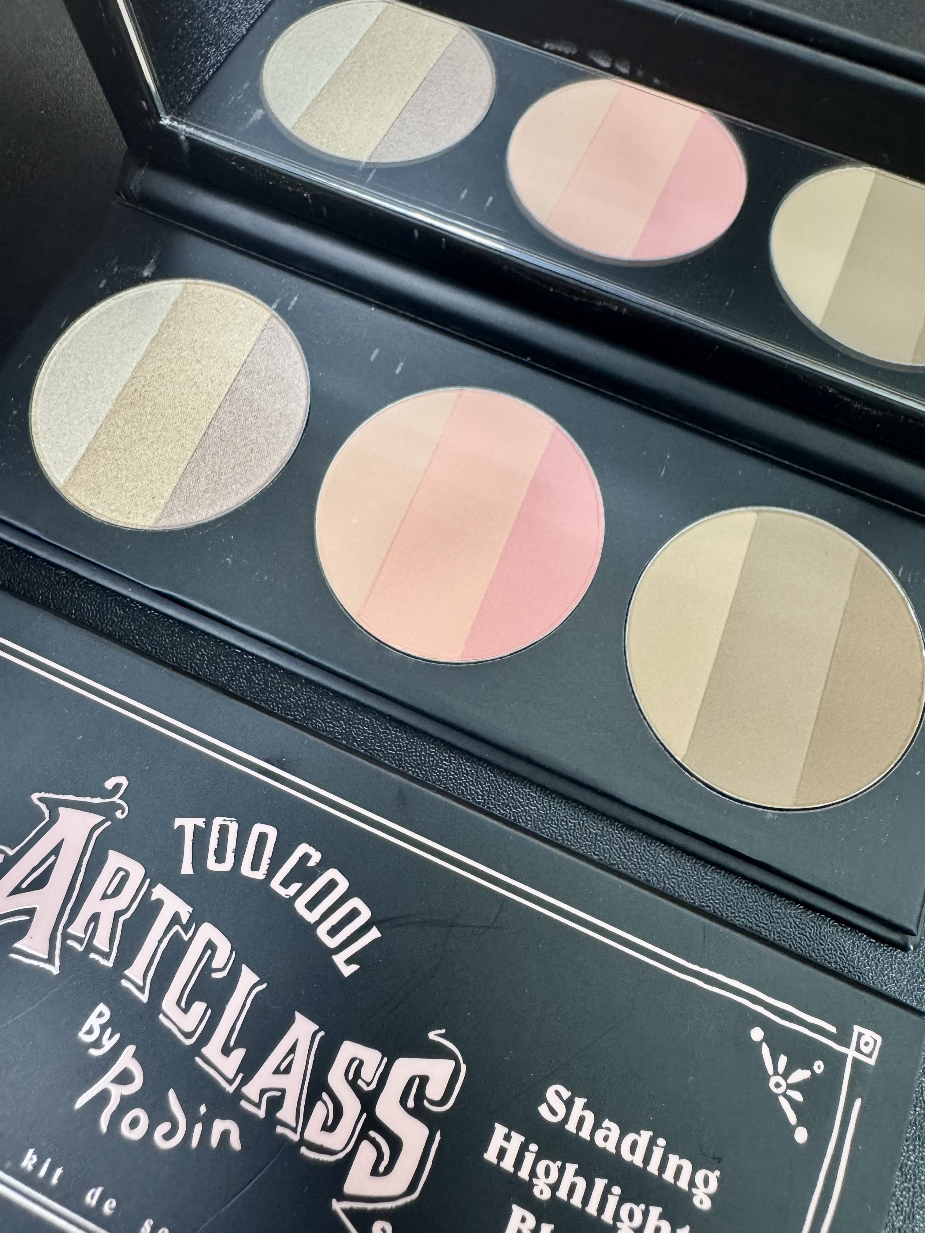 TOO COOL FOR SCHOOL 三合一彩妝盤