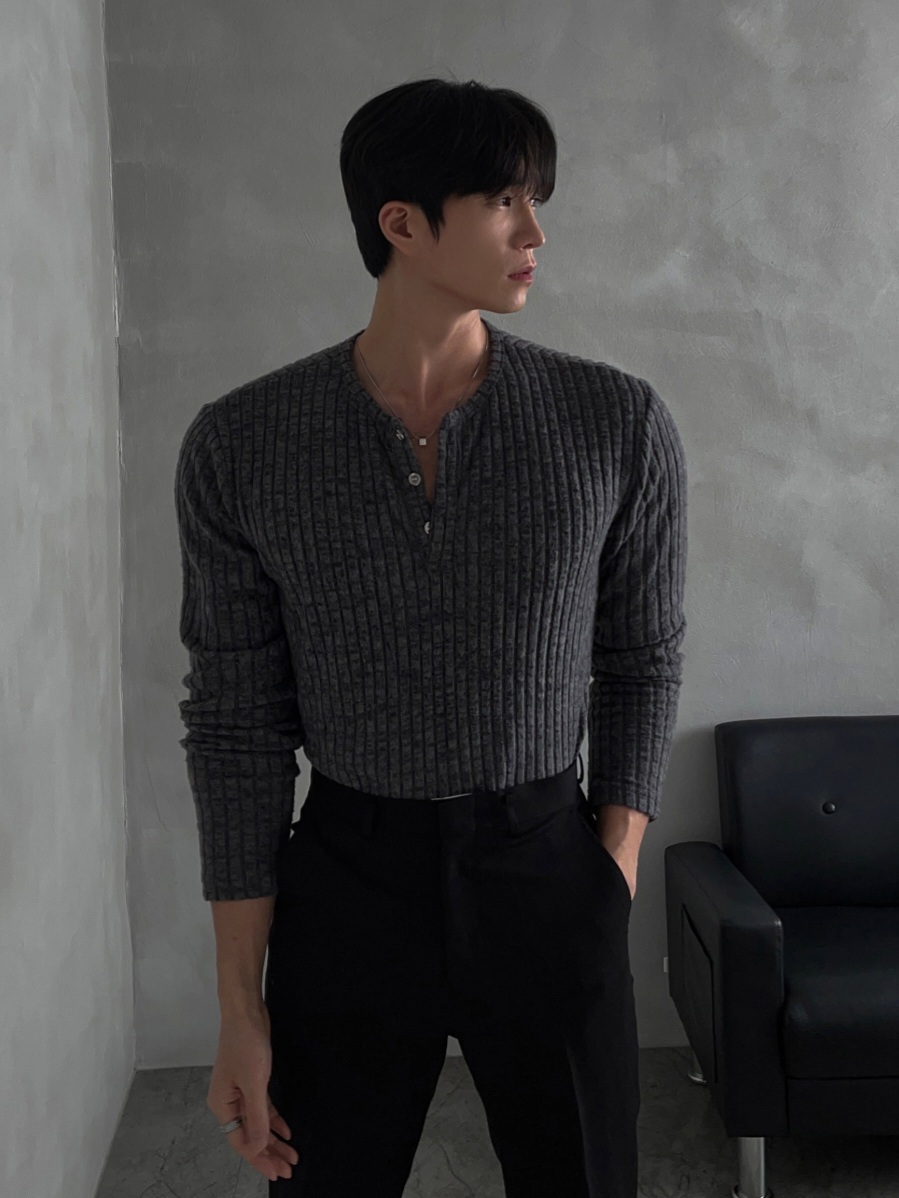 羅紋肌肉亨利領針織衫