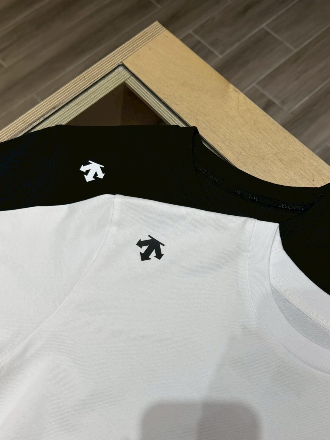 Descente 迪桑特 圖騰 Logo 短袖 SR123UTS16