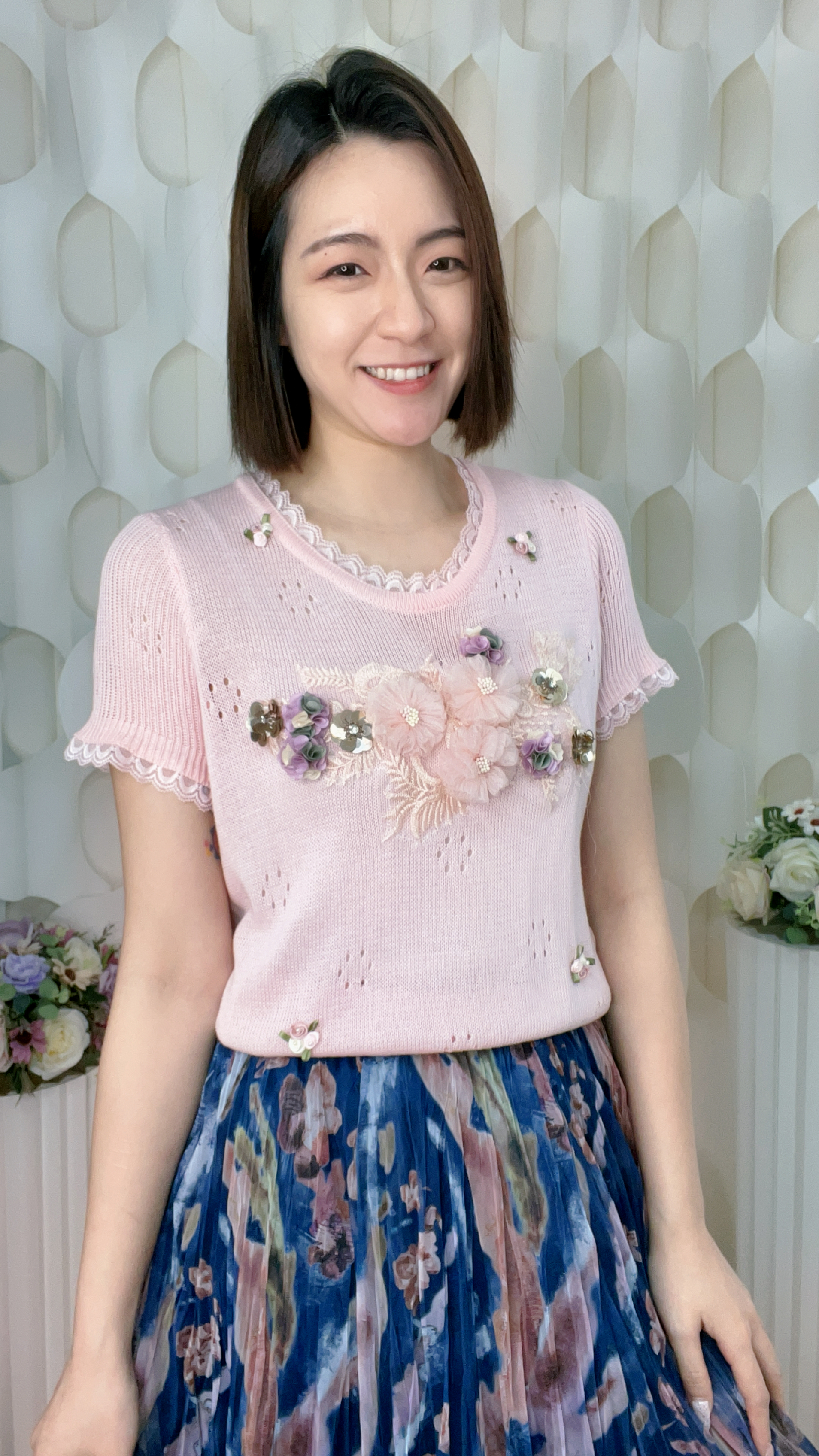 薄針織花花上衣(胸36-44 腰36-44 長22吋) 26017 #3103clo