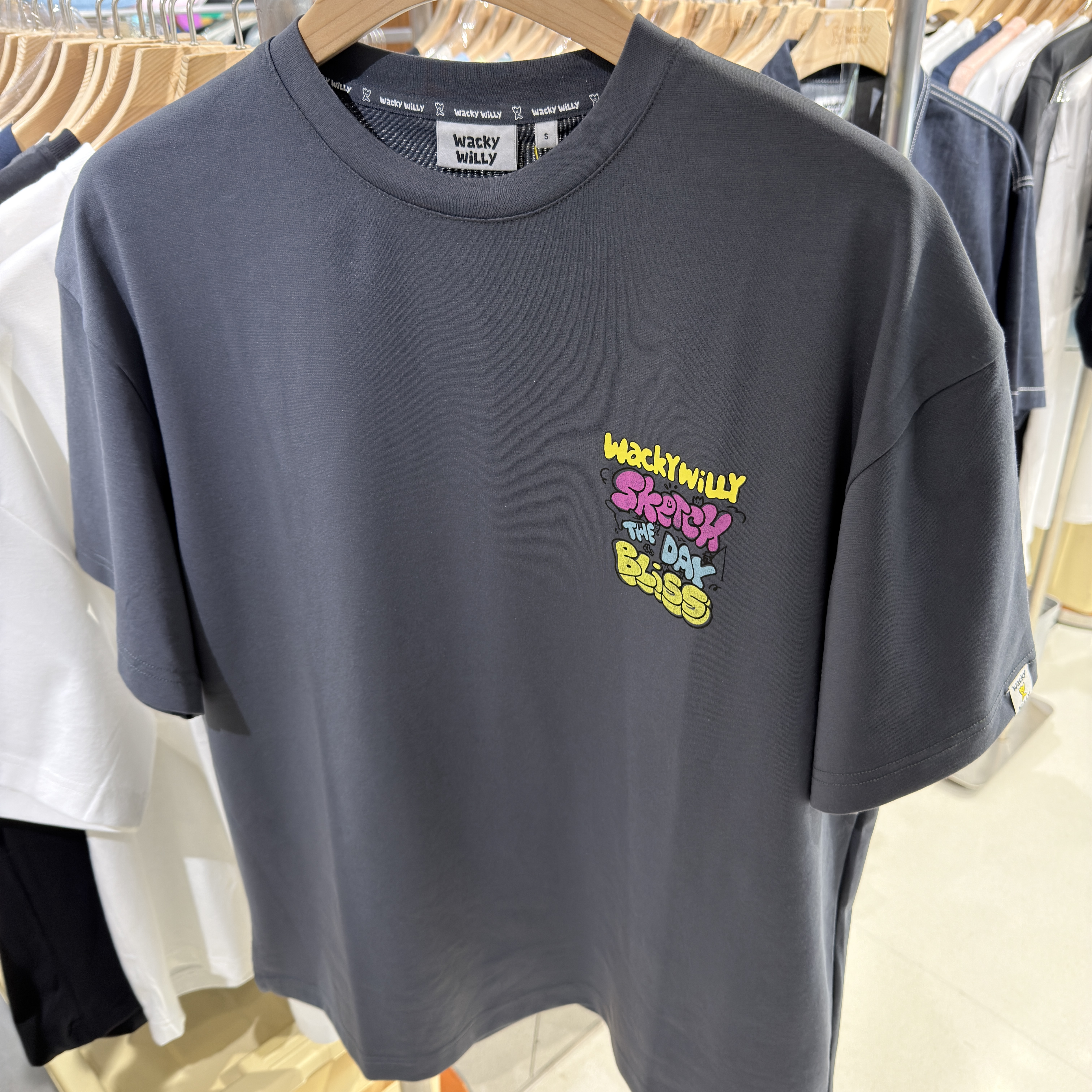 【韓國🇰🇷限時連線 收單至4/2 中午12:00準時收單 ✈️ 】Wacky willy 美式海報文字 短tee WA2602ST19
