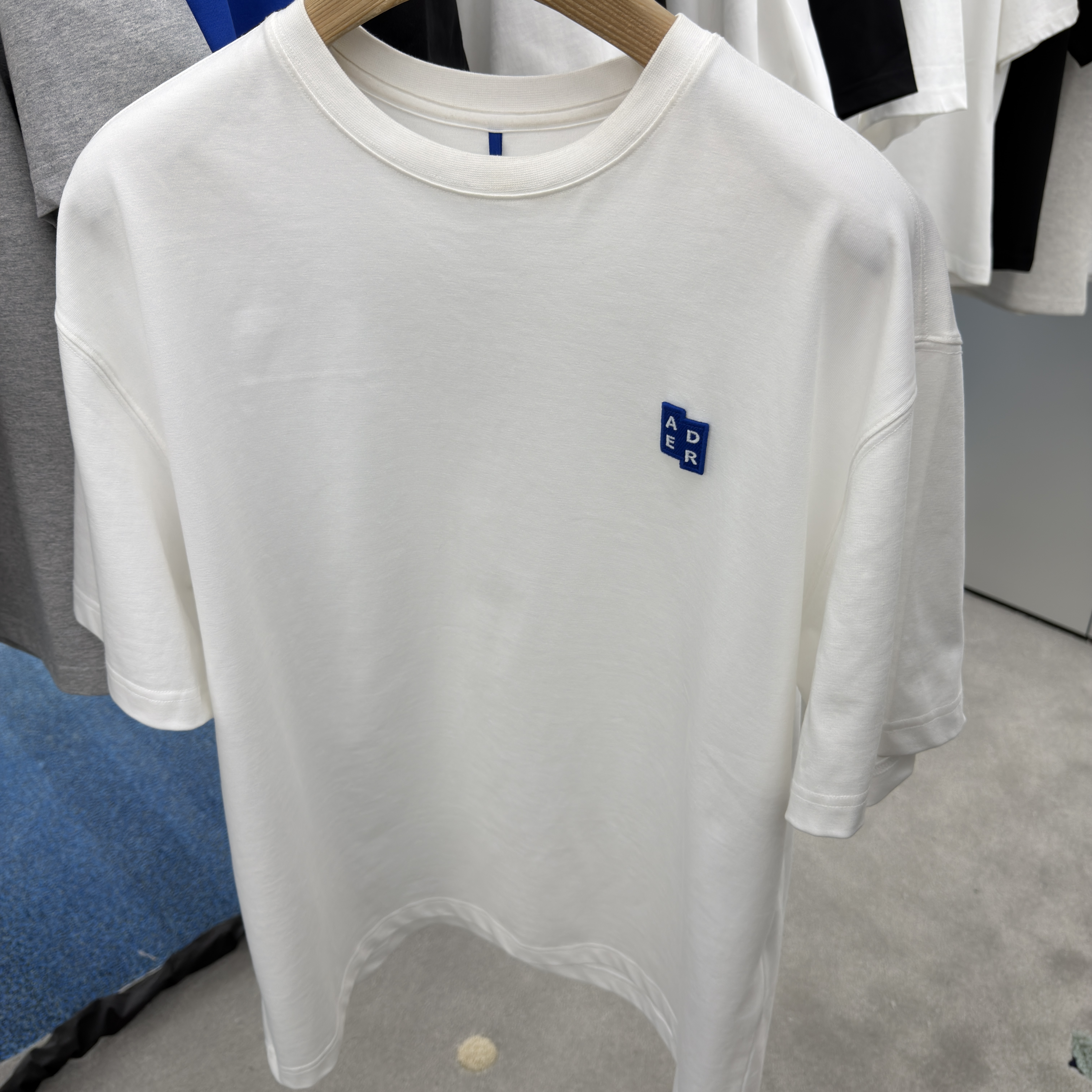 【韓國🇰🇷限時連線 收單至4/2 中午12:00準時收單 ✈️ 】Ader error 布標logo短tee BO42FYTS0101