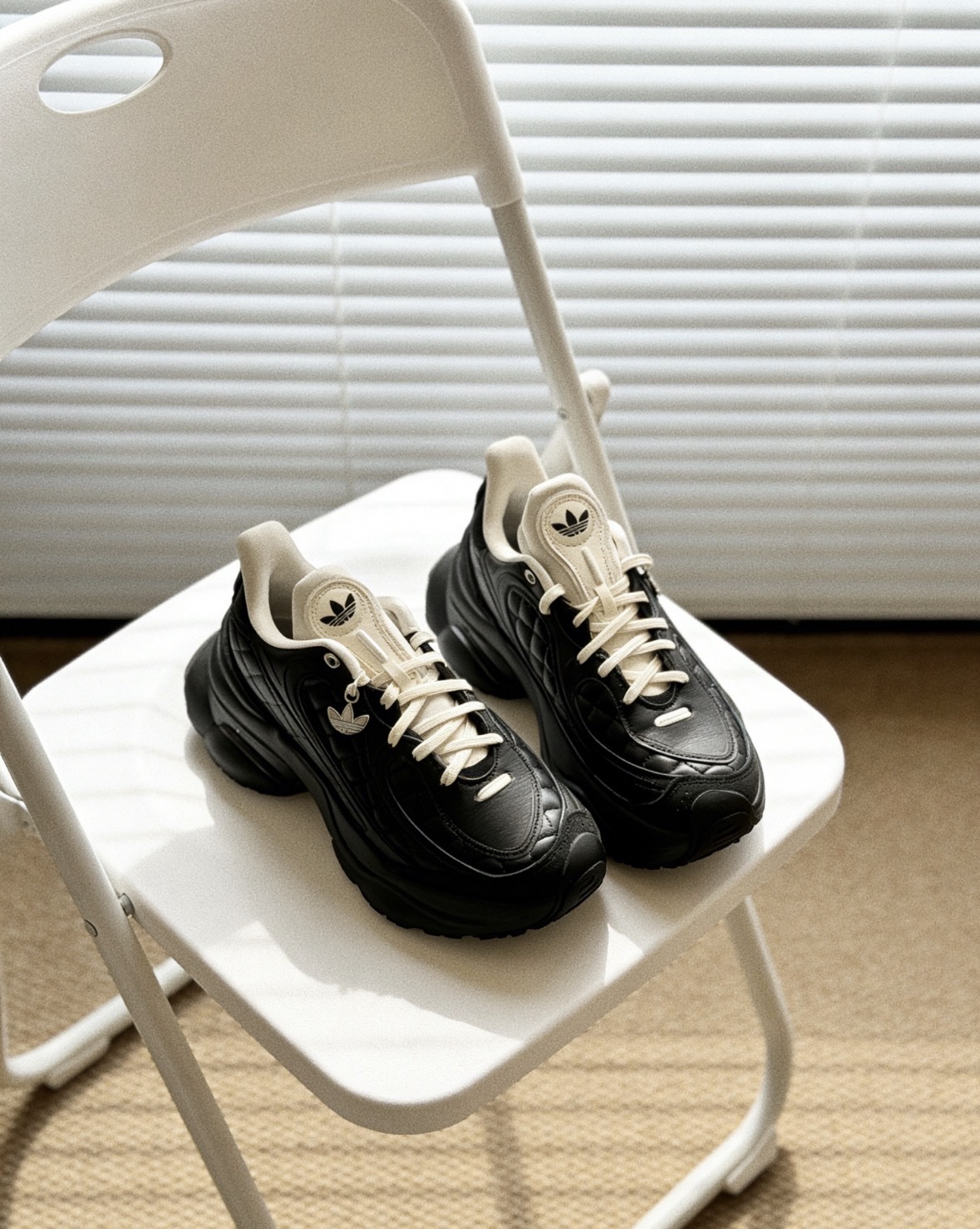 Adidas Originals Ozvenuz 小香風 菱格紋 黑色 皮革 厚底 老爹鞋 女款 KJ3972/預購