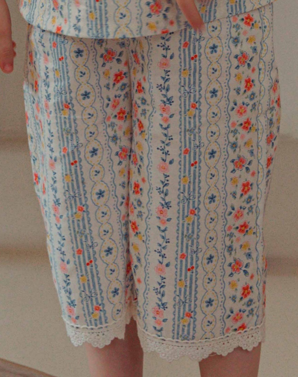 正韓夏cocoribbon 精緻小花七分褲