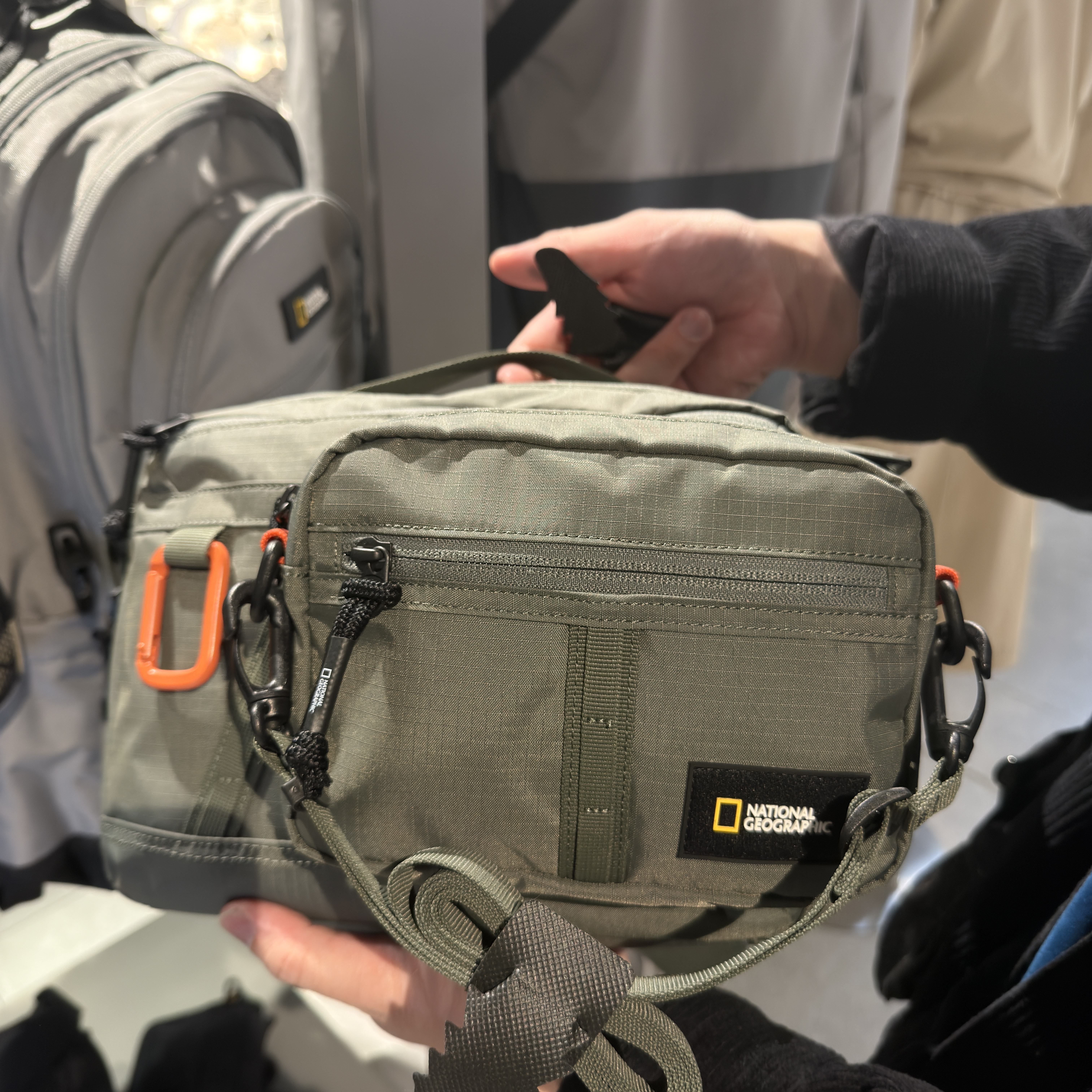 【韓國🇰🇷限時連線 收單至4/2 中午12:00準時收單 ✈️ 】NATIONAL GEOGRAPHIC 國家地理  軍事 側背包 可拆成一大一小側背包 N265ACR170
