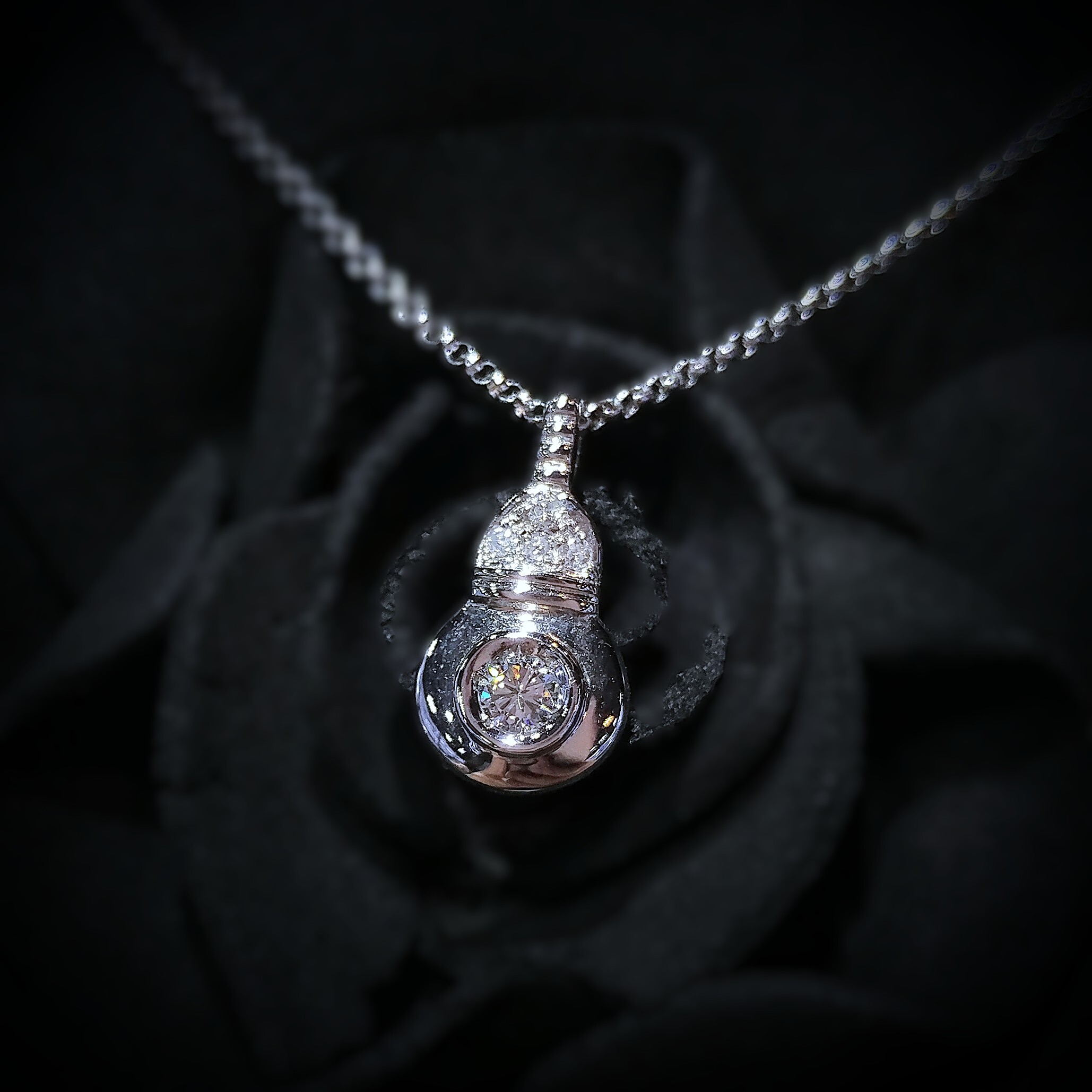 全新18K白金【單粒10份鑽石】共14份吊墜