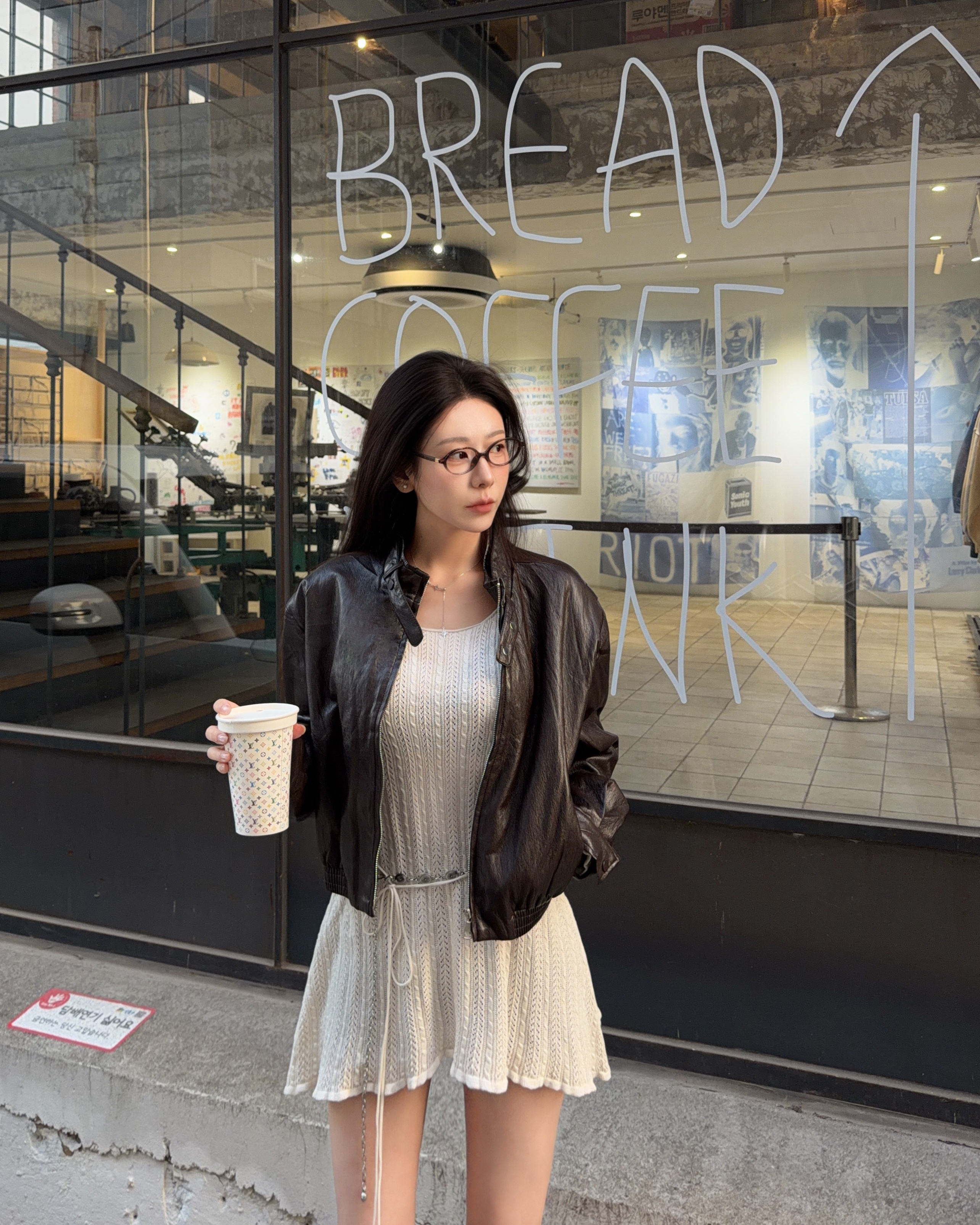 O4001 小立領皮外 / 棕