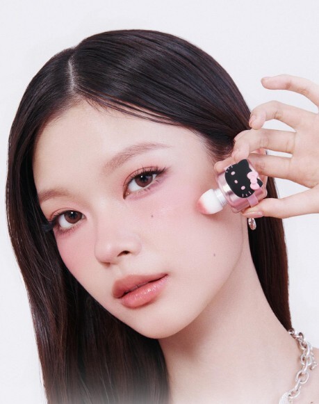 Hello Kitty x Wakemake 臉頰腮紅棒