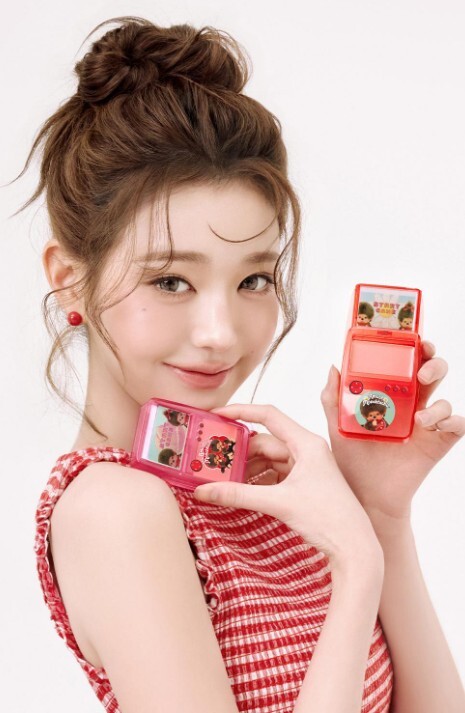 Monchhichi x Amuse 遊戲機造型唇頰盤