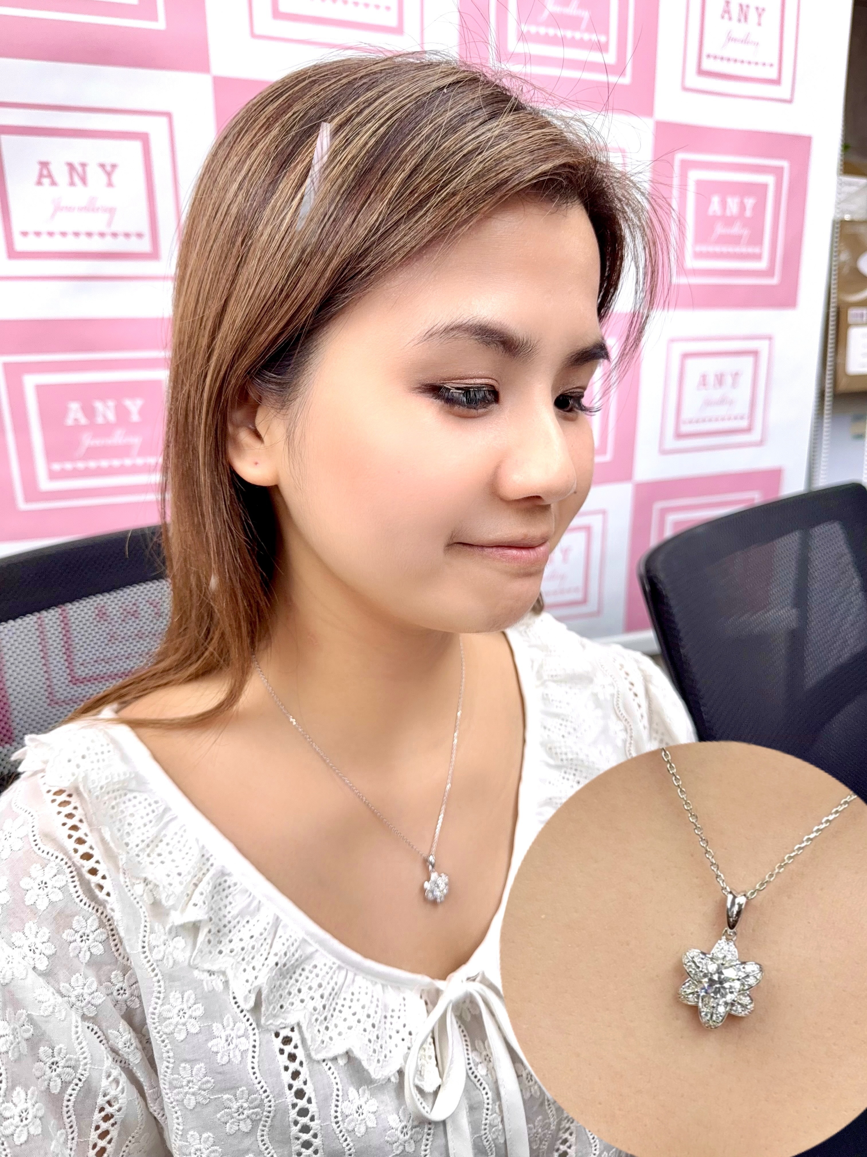 AQ23 N2993 1 Carat Lily Necklace（莫桑）$398