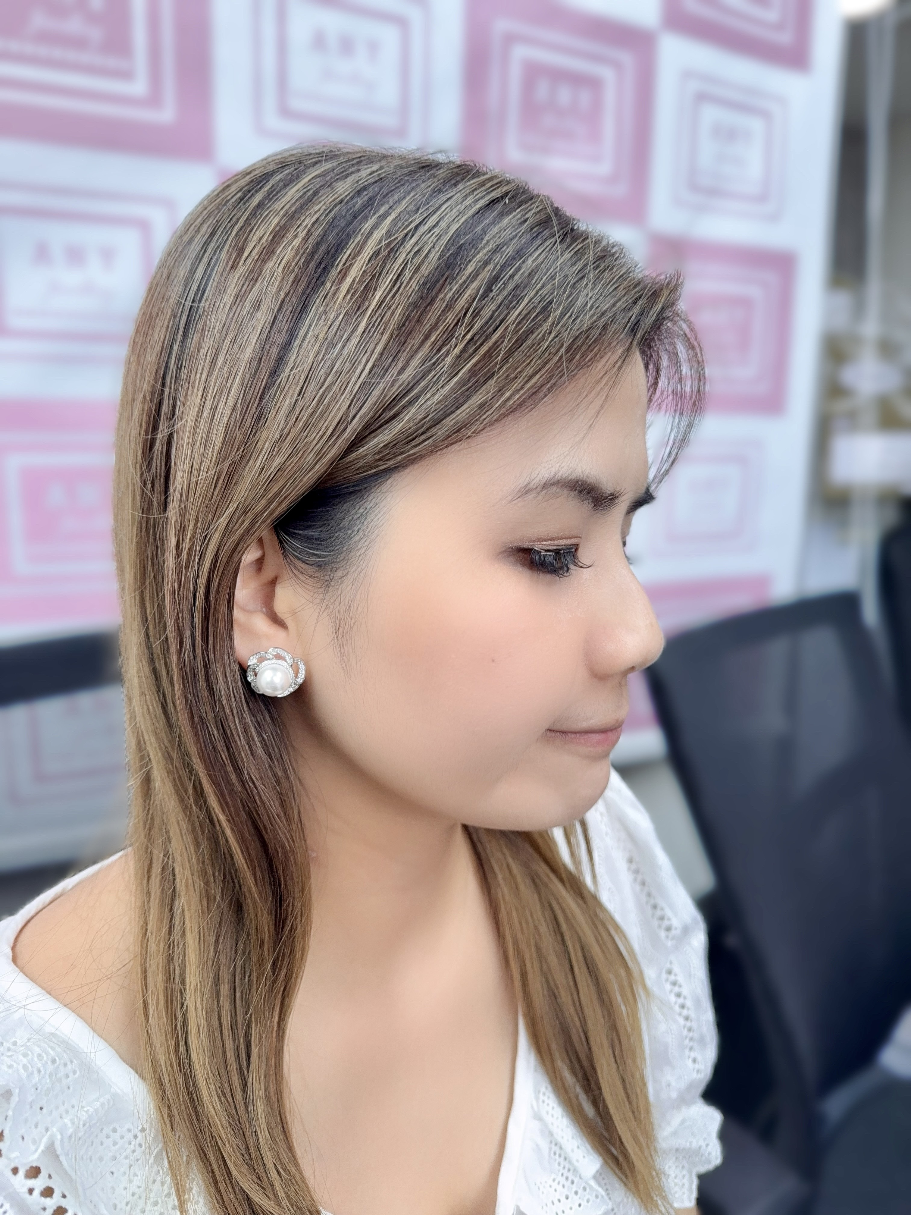 AQ20 E4105 10mm Crystal Pearl - Pearl in the Rose Earrings（莫桑）$488