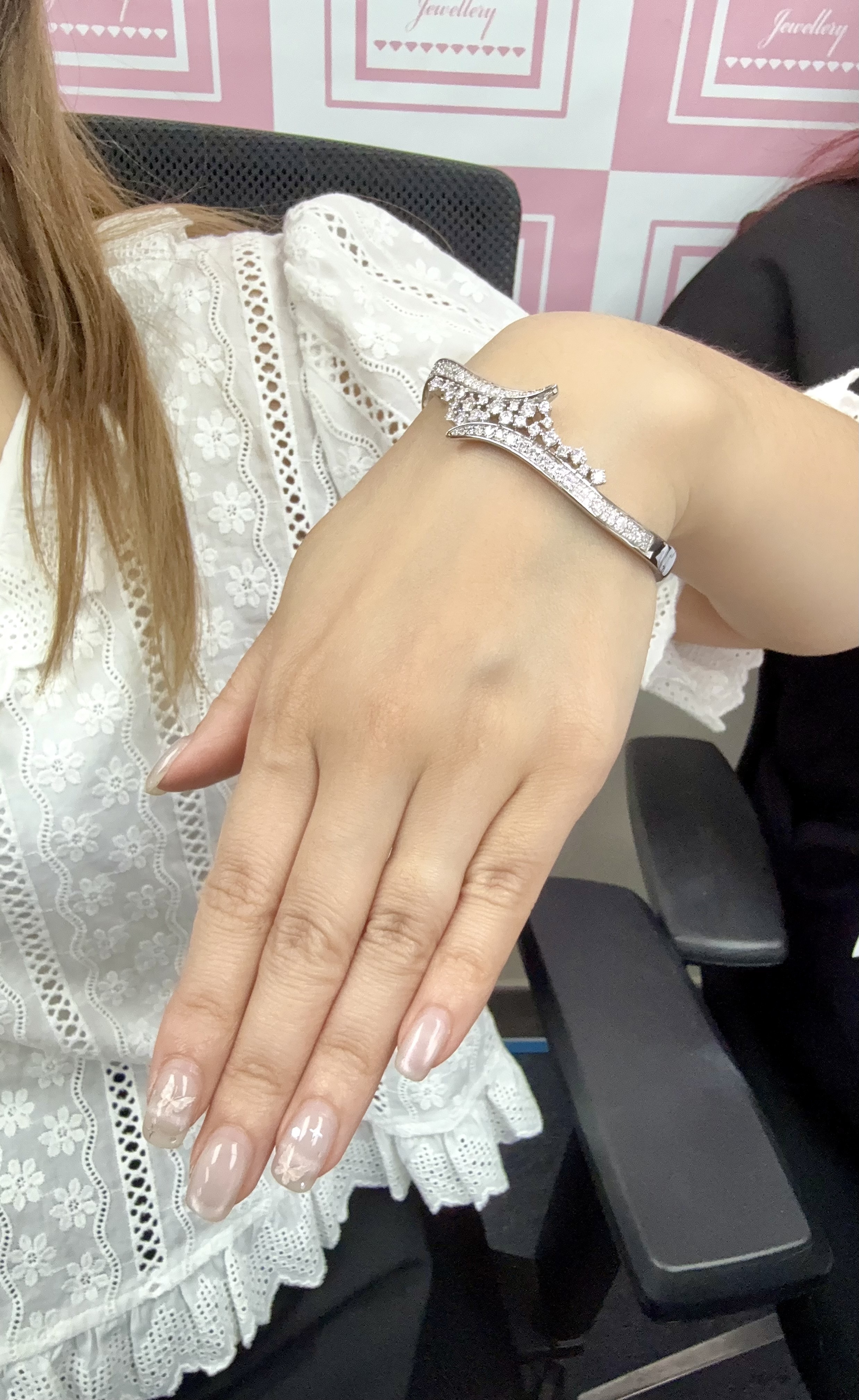 AQ44 B1947 Chanmpagne Bubble Bangle 香檳氣泡（莫桑）$988