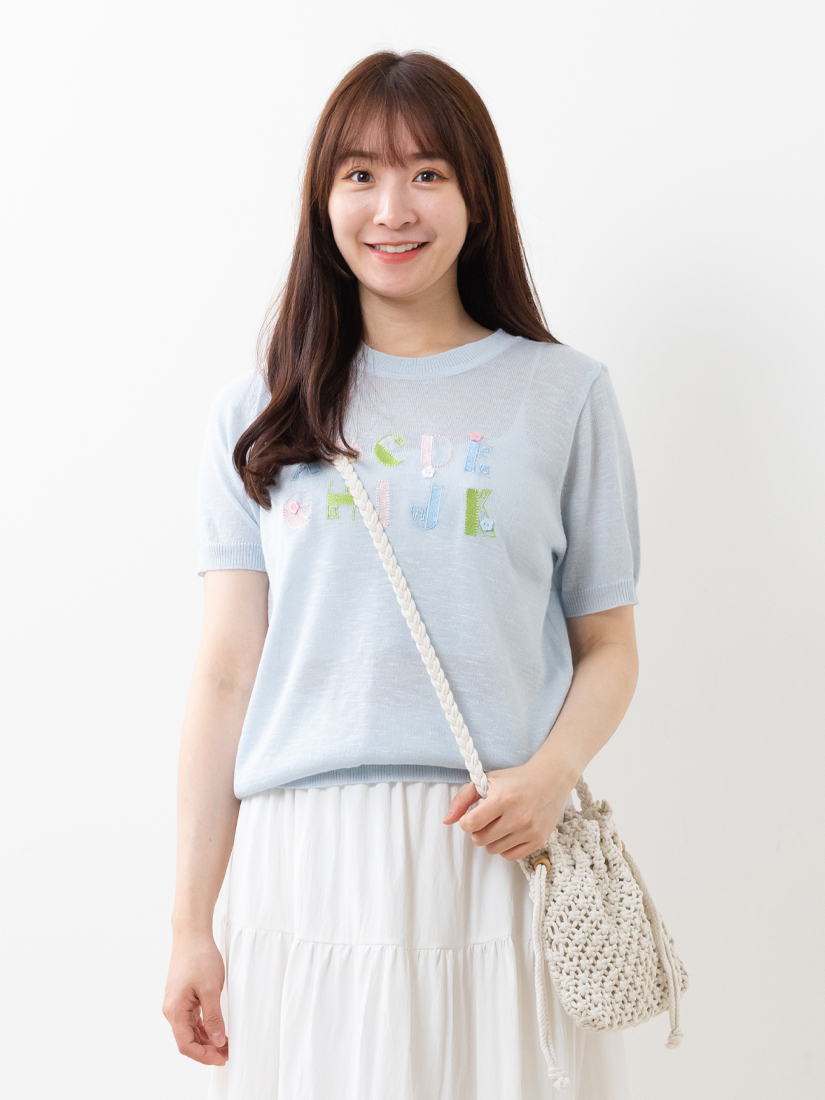 微透膚質感繡花針織上衣