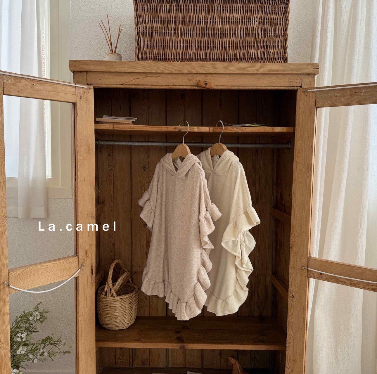 La.camel Drawing Hood