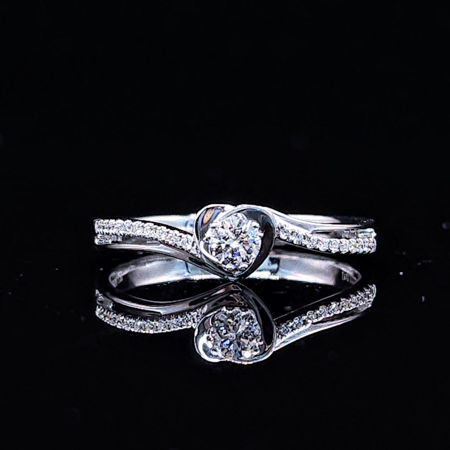 全新18K白金【單粒12份鑽石】配小鑽共17份鑽石戒指