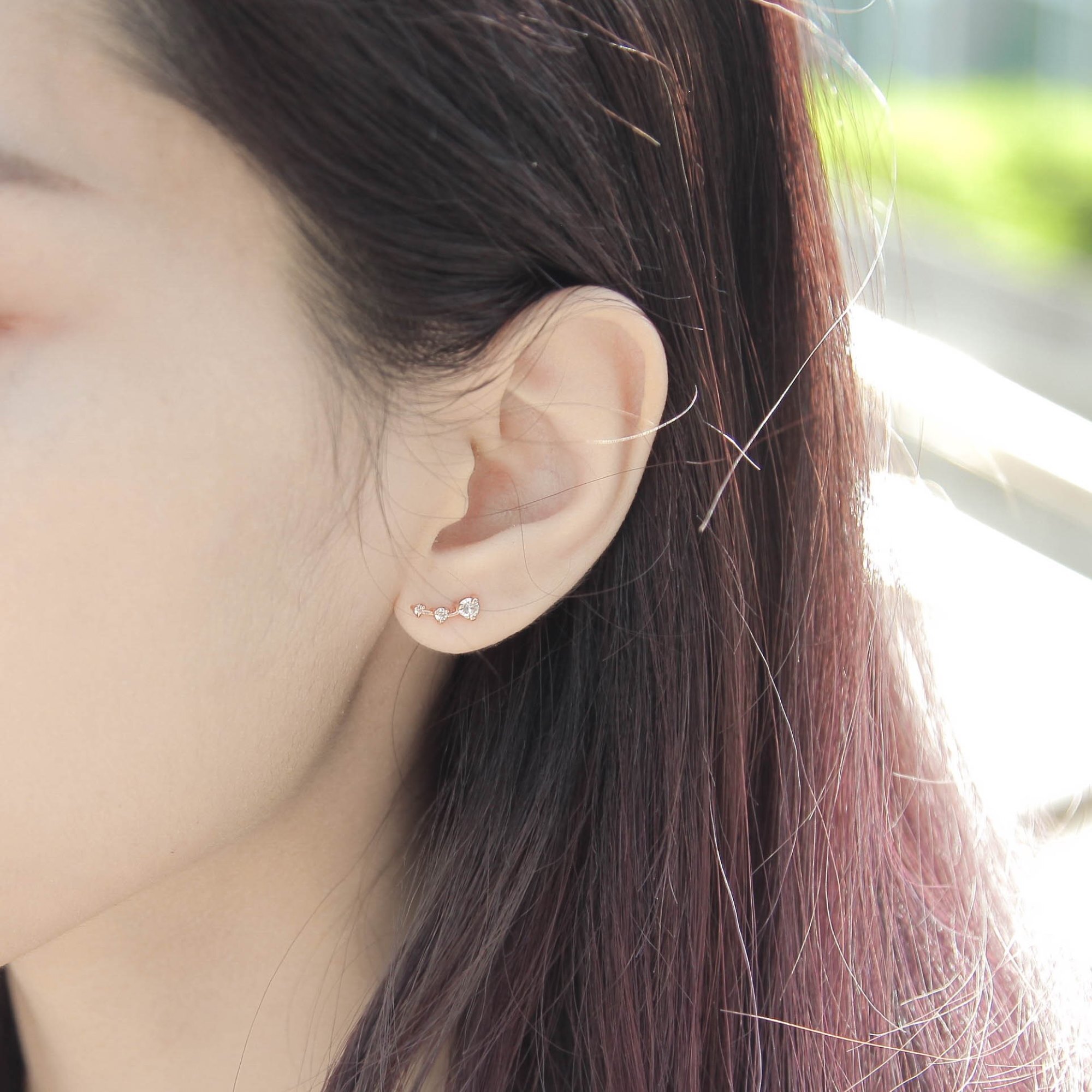 用精選鋯石排列而成的星星純銀耳環，可改耳夾，無耳洞可戴