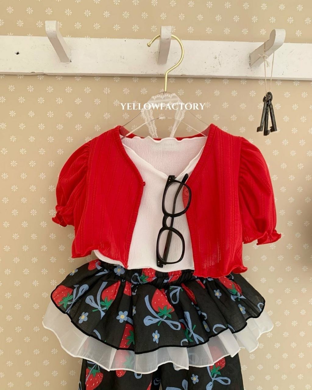 正韓夏Yellowfactory 兩色甜美澎澎袖罩衫