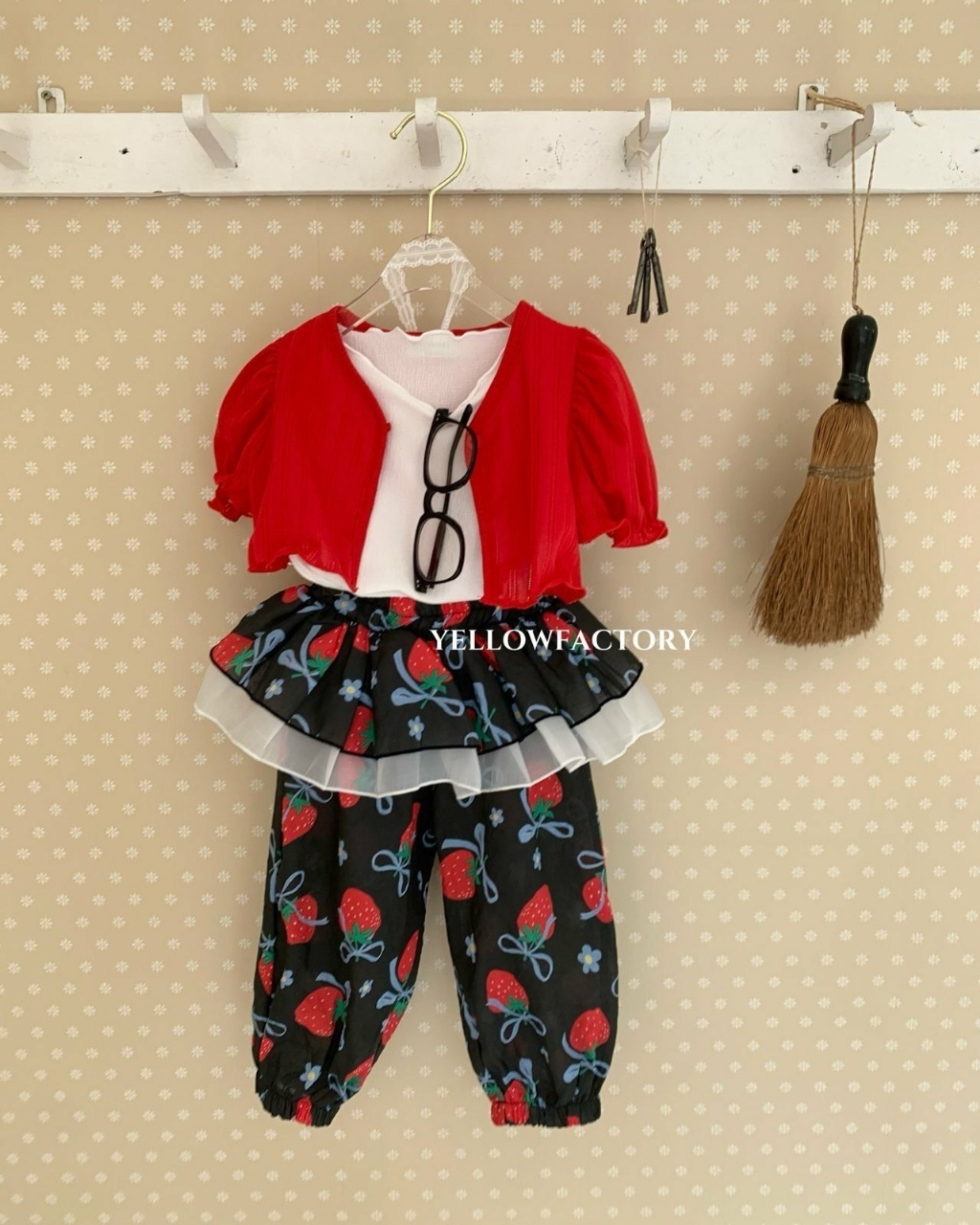 正韓夏Yellowfactory 兩色甜美澎澎袖罩衫